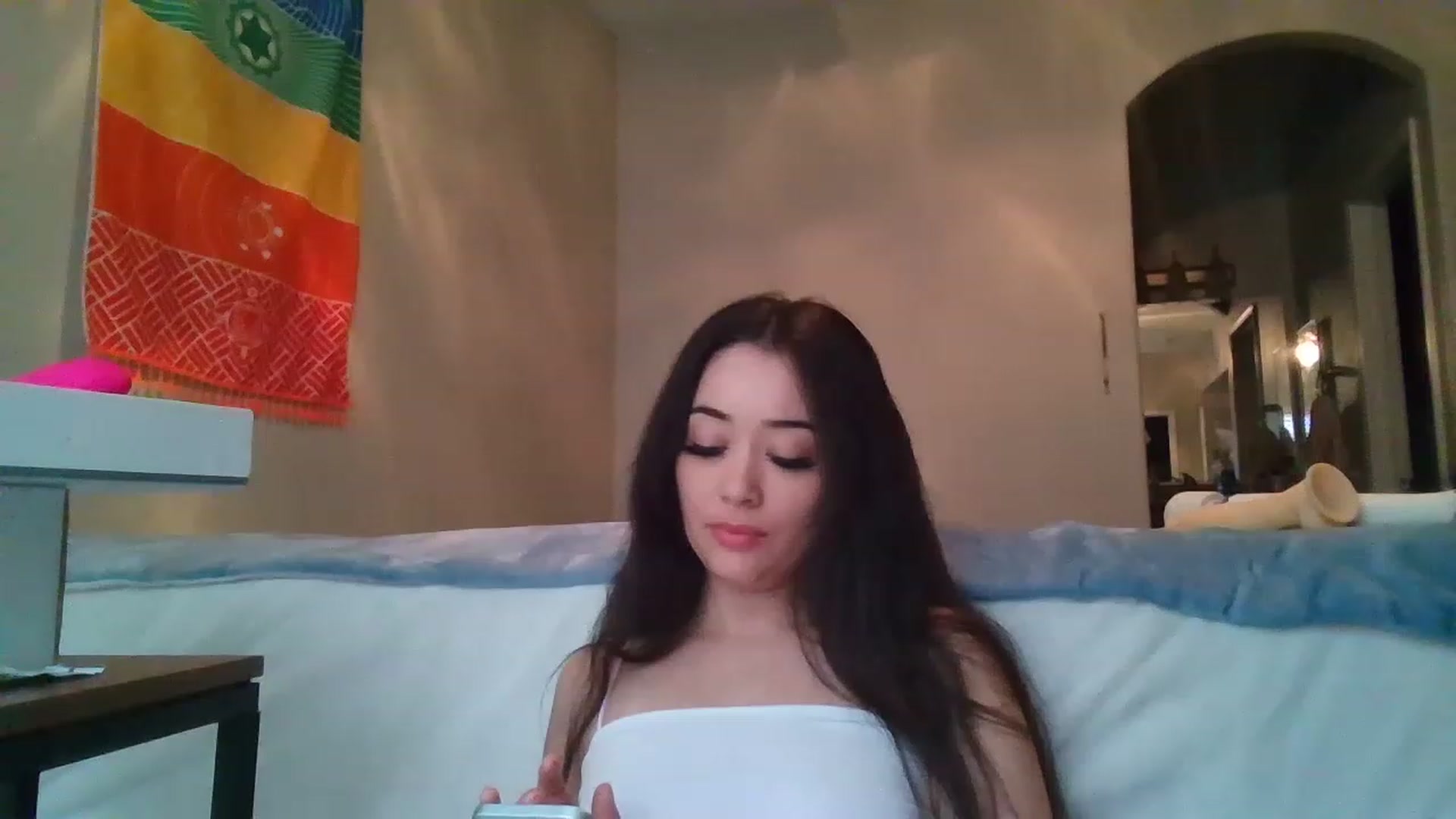Gallery image thumbnail from hunniinut's myfreecams stream on, 02/28/2023, 20:44 image 13 of 20