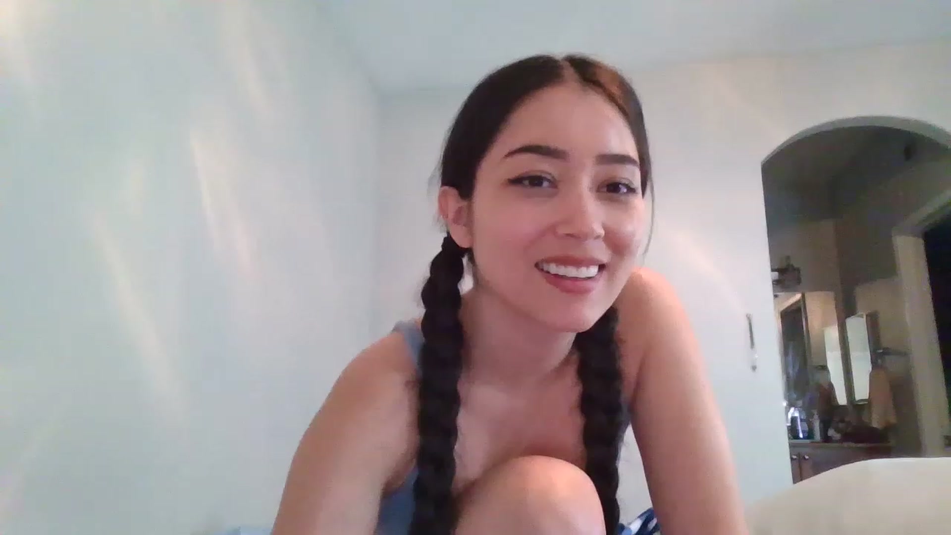 Gallery image thumbnail from hunniinut's myfreecams stream on, 03/09/2023, 07:00 image 11 of 20