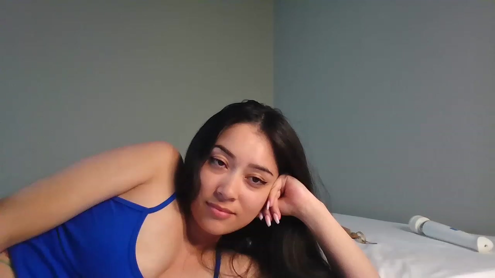 Gallery image thumbnail from hunniinut's myfreecams stream on, 05/02/2023, 03:56 image 16 of 20