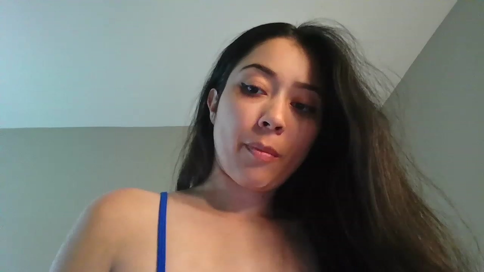 Gallery image thumbnail from hunniinut's myfreecams stream on, 05/02/2023, 03:56 image 19 of 20