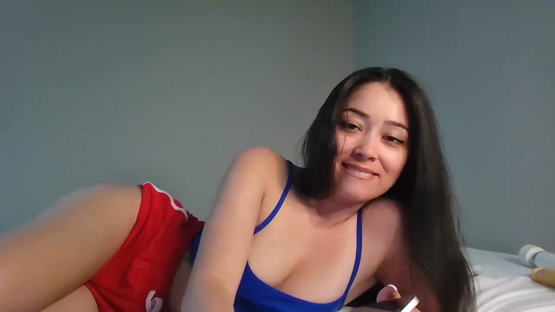 Gallery image thumbnail from hunniinut's myfreecams stream on, 05/02/2023, 03:56 image 7 of 20
