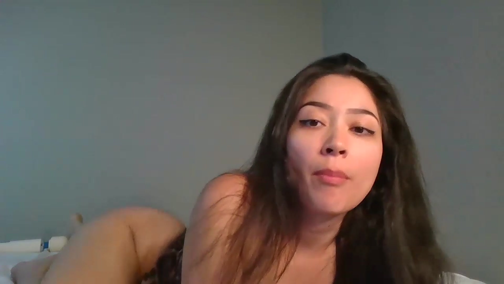 Gallery image thumbnail from hunniinut's myfreecams stream on, 05/22/2023, 06:00 image 10 of 20