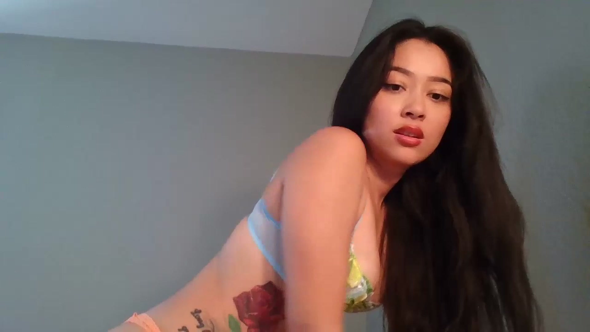 Gallery image thumbnail from hunniinut's myfreecams stream on, 05/24/2023, 22:53 image 16 of 20