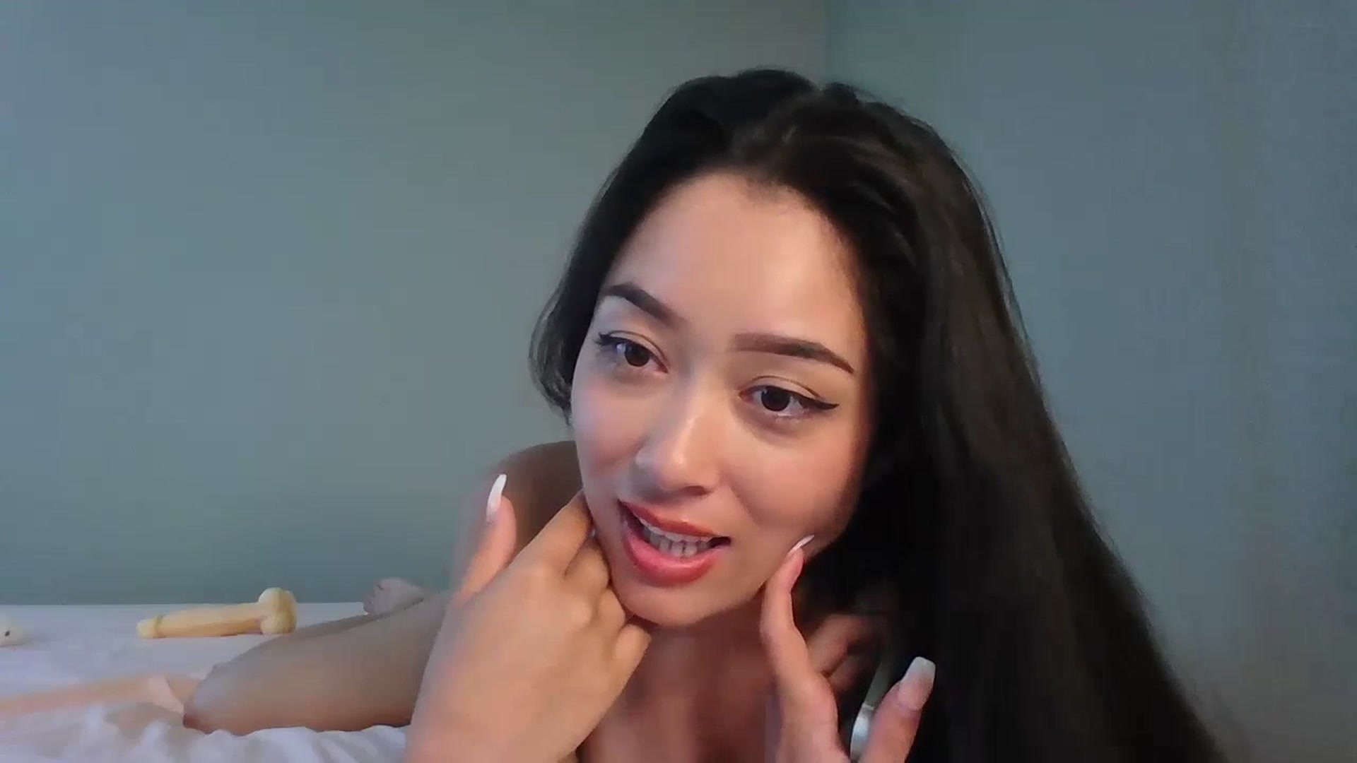 Gallery image thumbnail from hunniinut's myfreecams stream on, 05/24/2023, 22:53 image 6 of 20