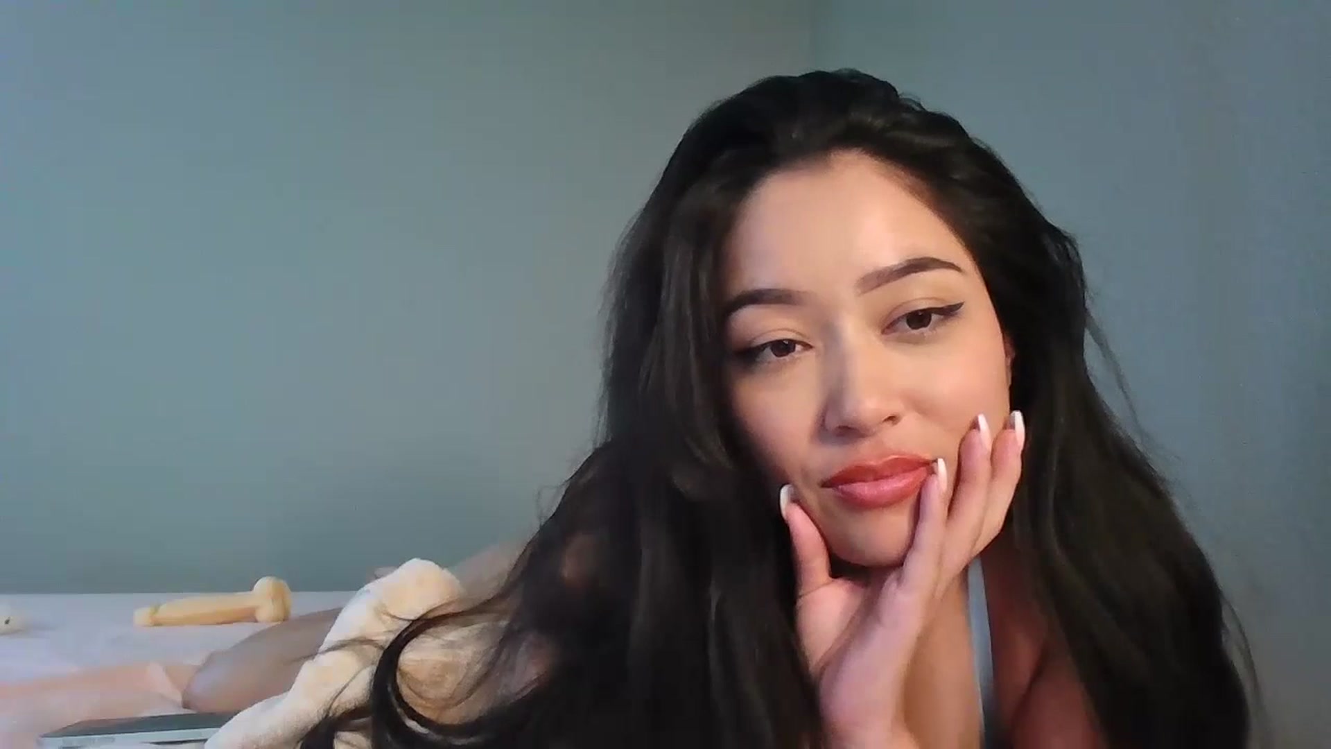 Gallery image thumbnail from hunniinut's myfreecams stream on, 05/24/2023, 22:53 image 2 of 20