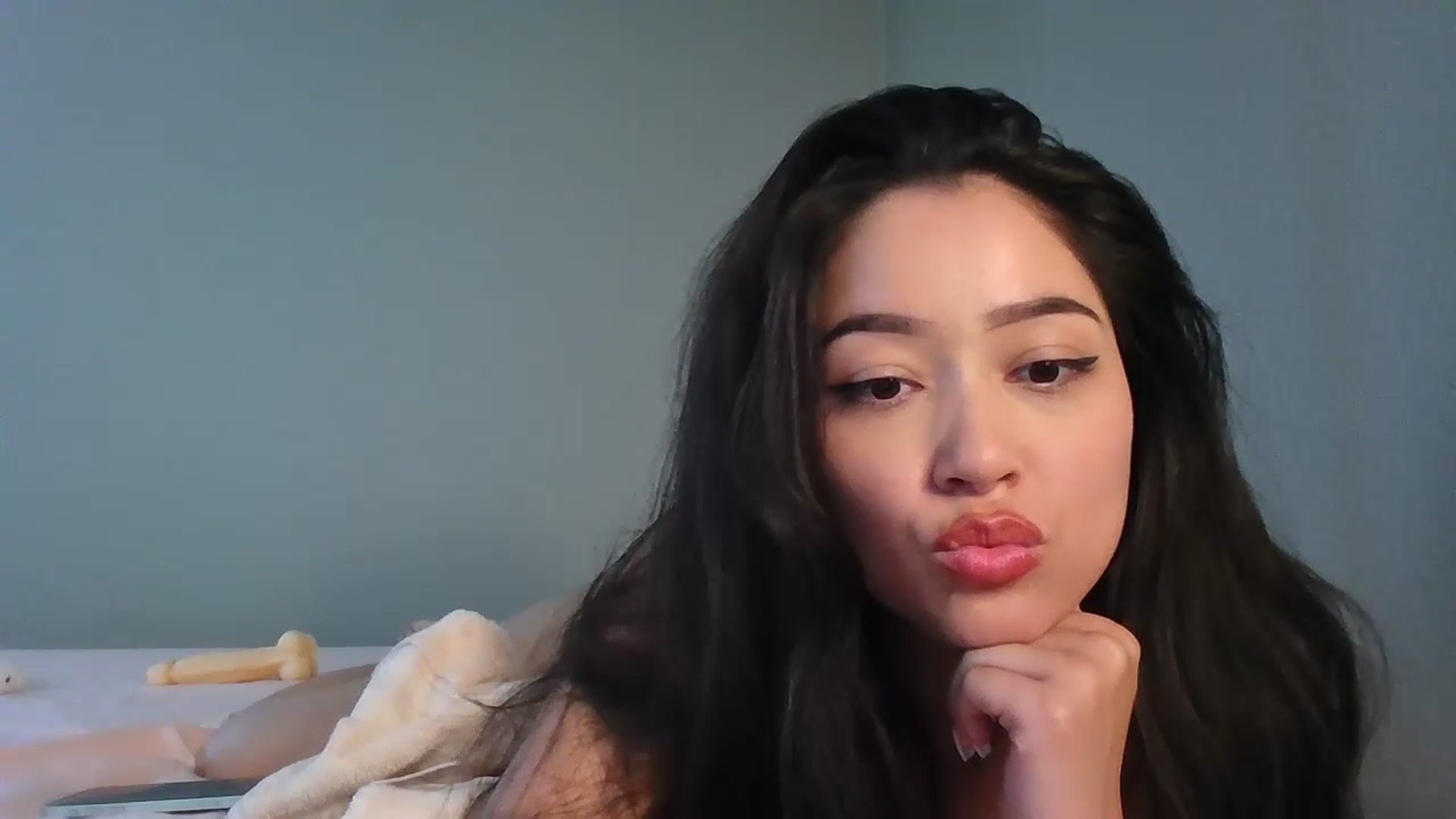 Gallery image thumbnail from hunniinut's myfreecams stream on, 05/24/2023, 22:53 image 3 of 20
