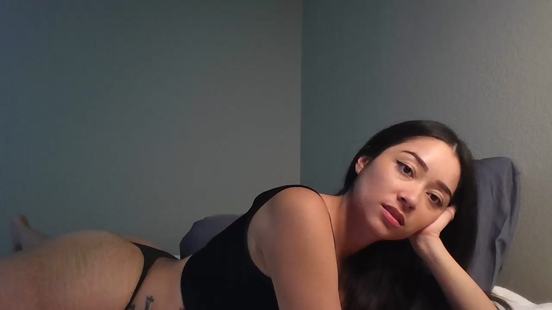Gallery image thumbnail from hunniinut's myfreecams stream on, 06/24/2023, 08:28 image 17 of 20