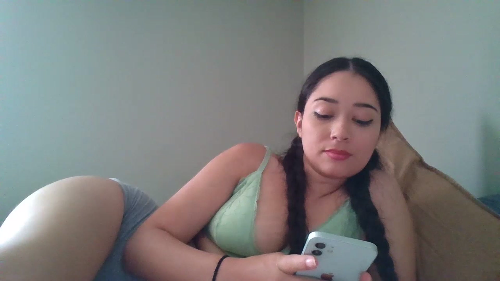 Gallery image thumbnail from hunniinut's myfreecams stream on, 07/04/2023, 24:22 image 7 of 20
