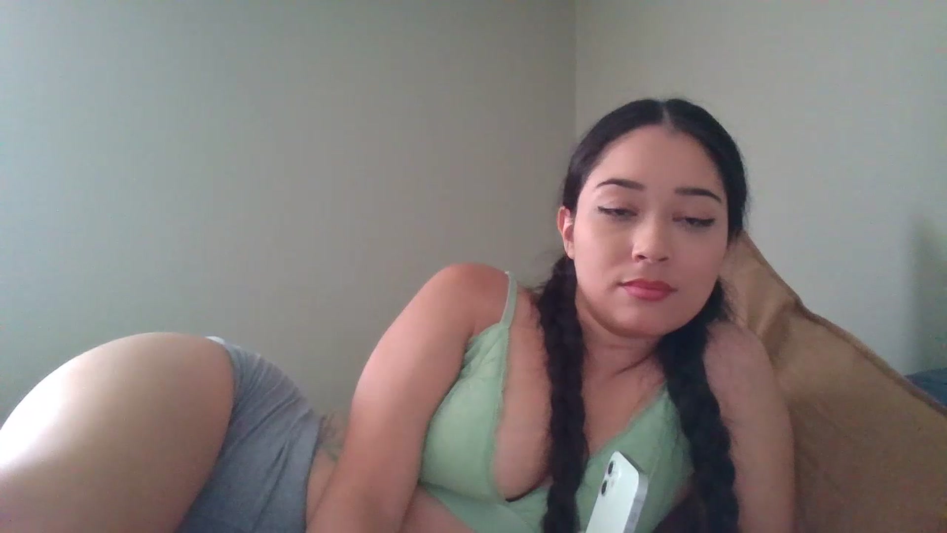 Gallery image thumbnail from hunniinut's myfreecams stream on, 07/04/2023, 24:22 image 5 of 20