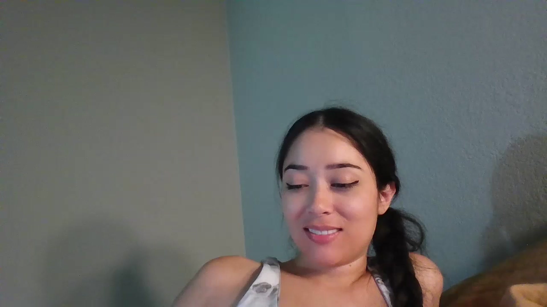 Gallery image thumbnail from hunniinut's myfreecams stream on, 07/04/2023, 06:15 image 1 of 20