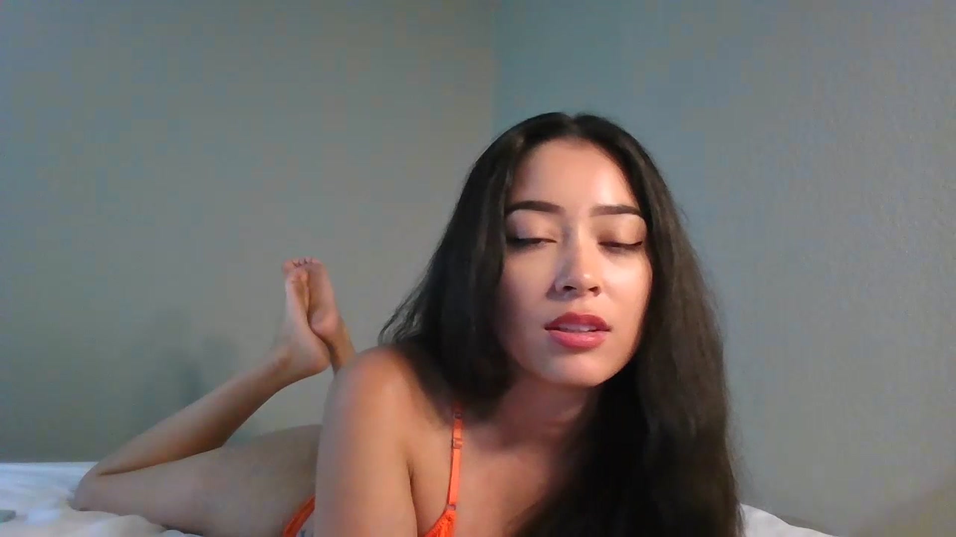 Gallery image thumbnail from hunniinut's myfreecams stream on, 07/17/2023, 06:28 image 2 of 20