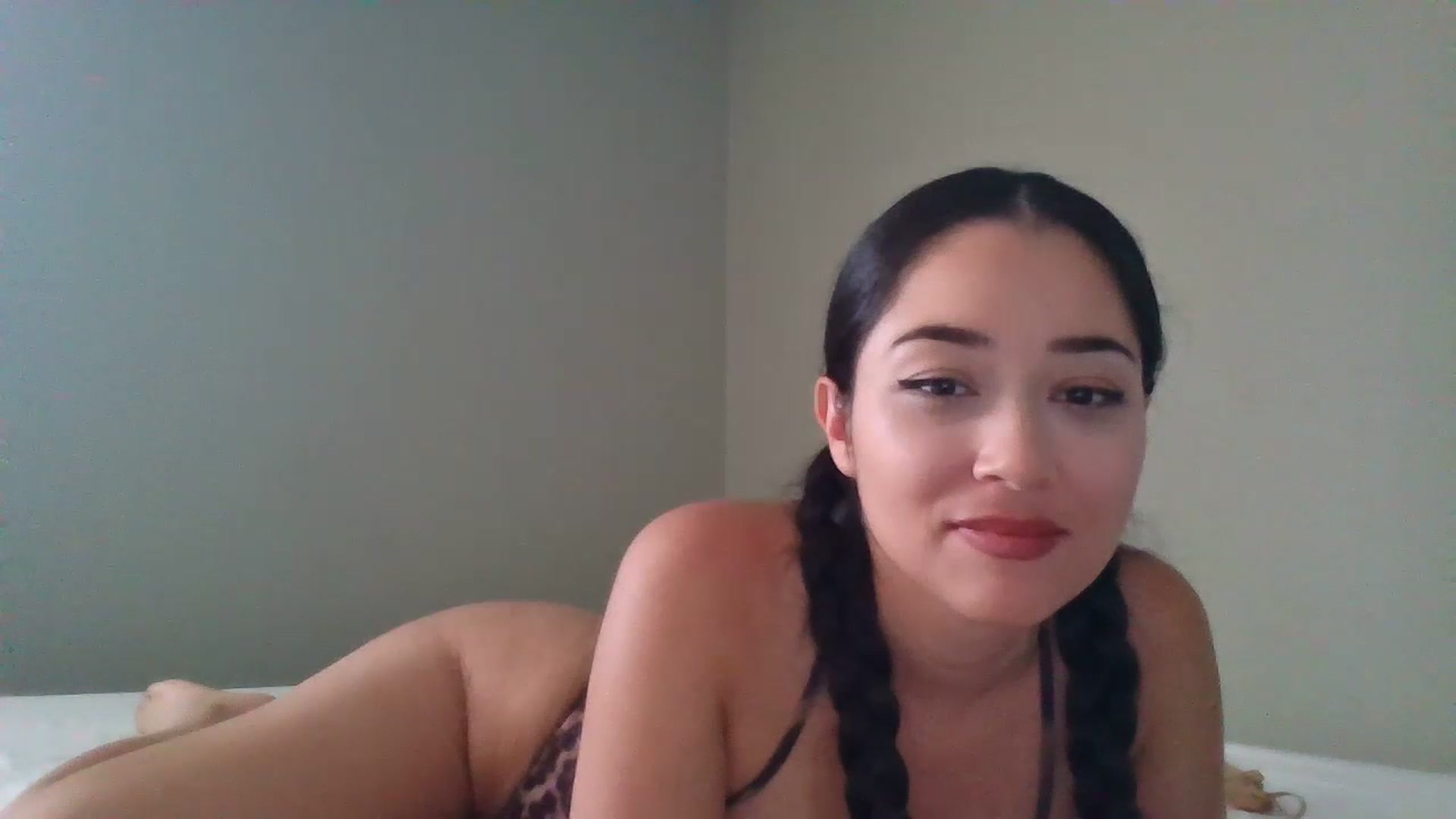 Gallery image thumbnail from hunniinut's myfreecams stream on, 07/20/2023, 01:28 image 15 of 20