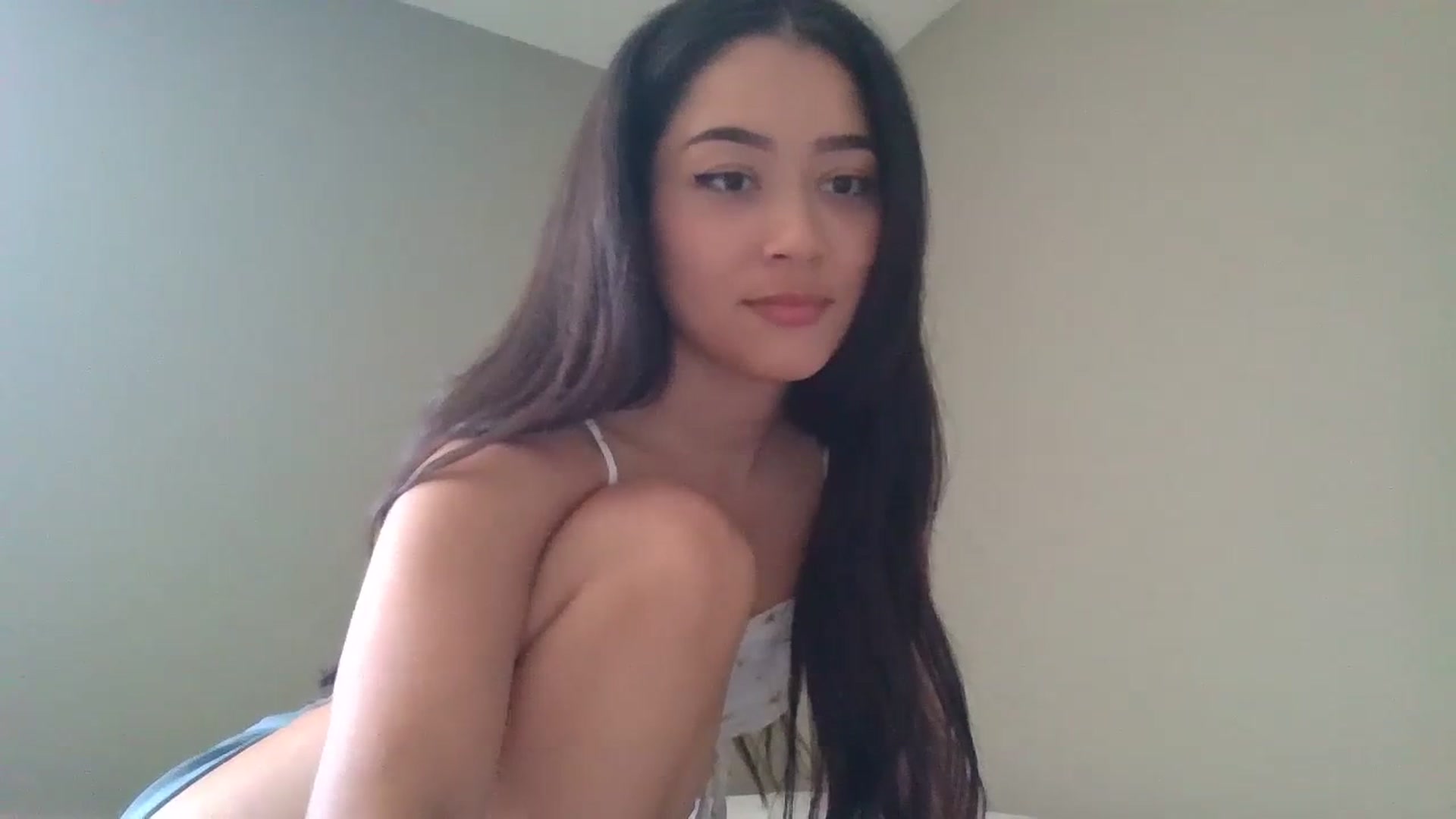 Gallery image thumbnail from hunniinut's myfreecams stream on, 07/22/2023, 24:13 image 2 of 20