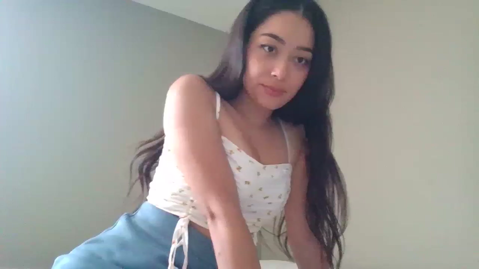 Gallery image thumbnail from hunniinut's myfreecams stream on, 07/22/2023, 24:13 image 1 of 20