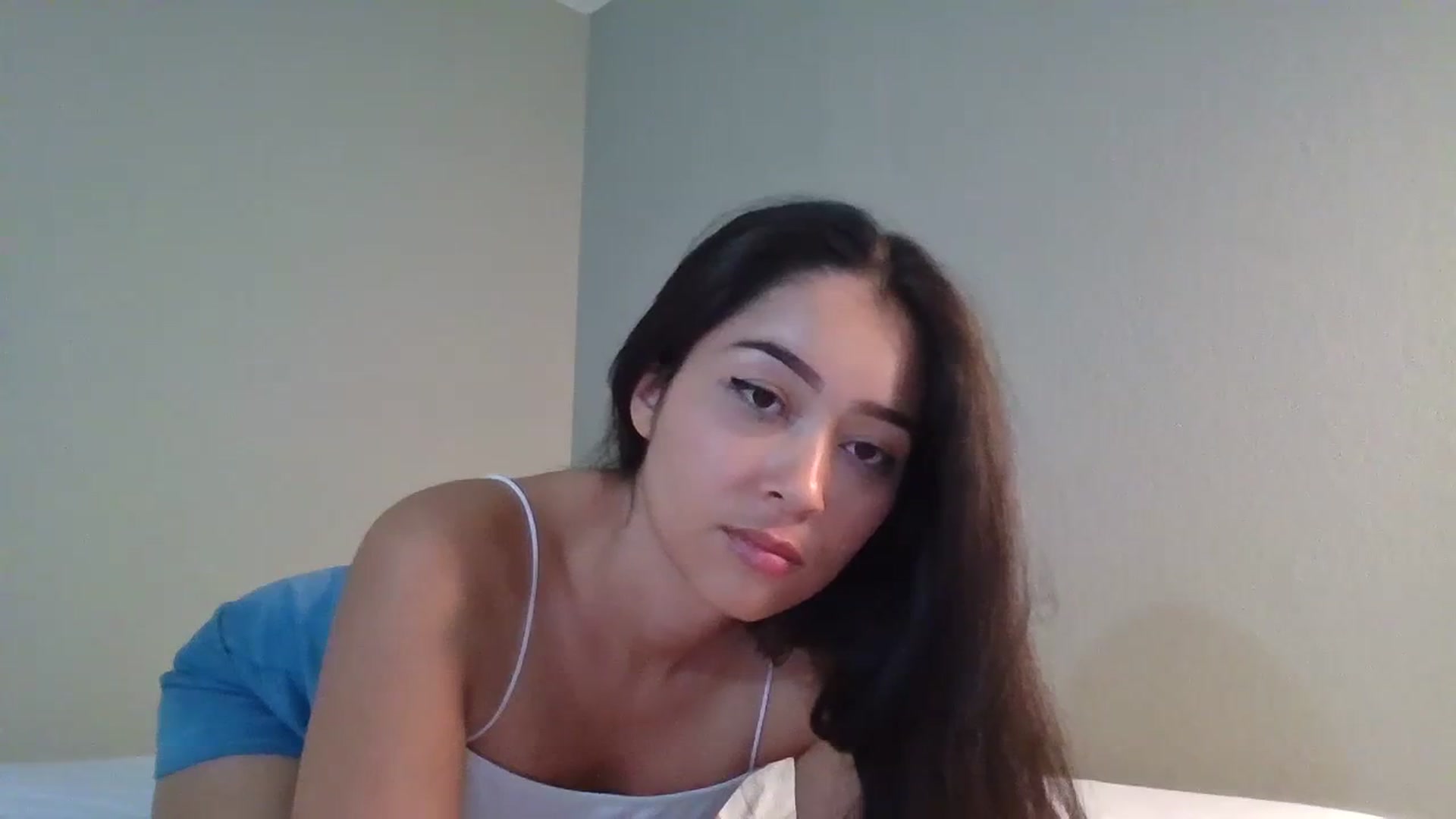 Gallery image thumbnail from hunniinut's myfreecams stream on, 07/22/2023, 05:26 image 10 of 20