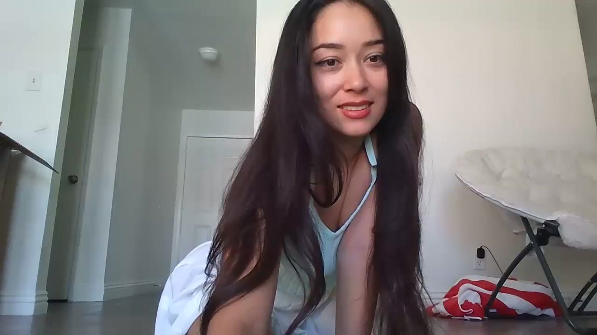 Gallery image thumbnail from hunniinut's myfreecams stream on, 07/24/2023, 23:34 image 3 of 20