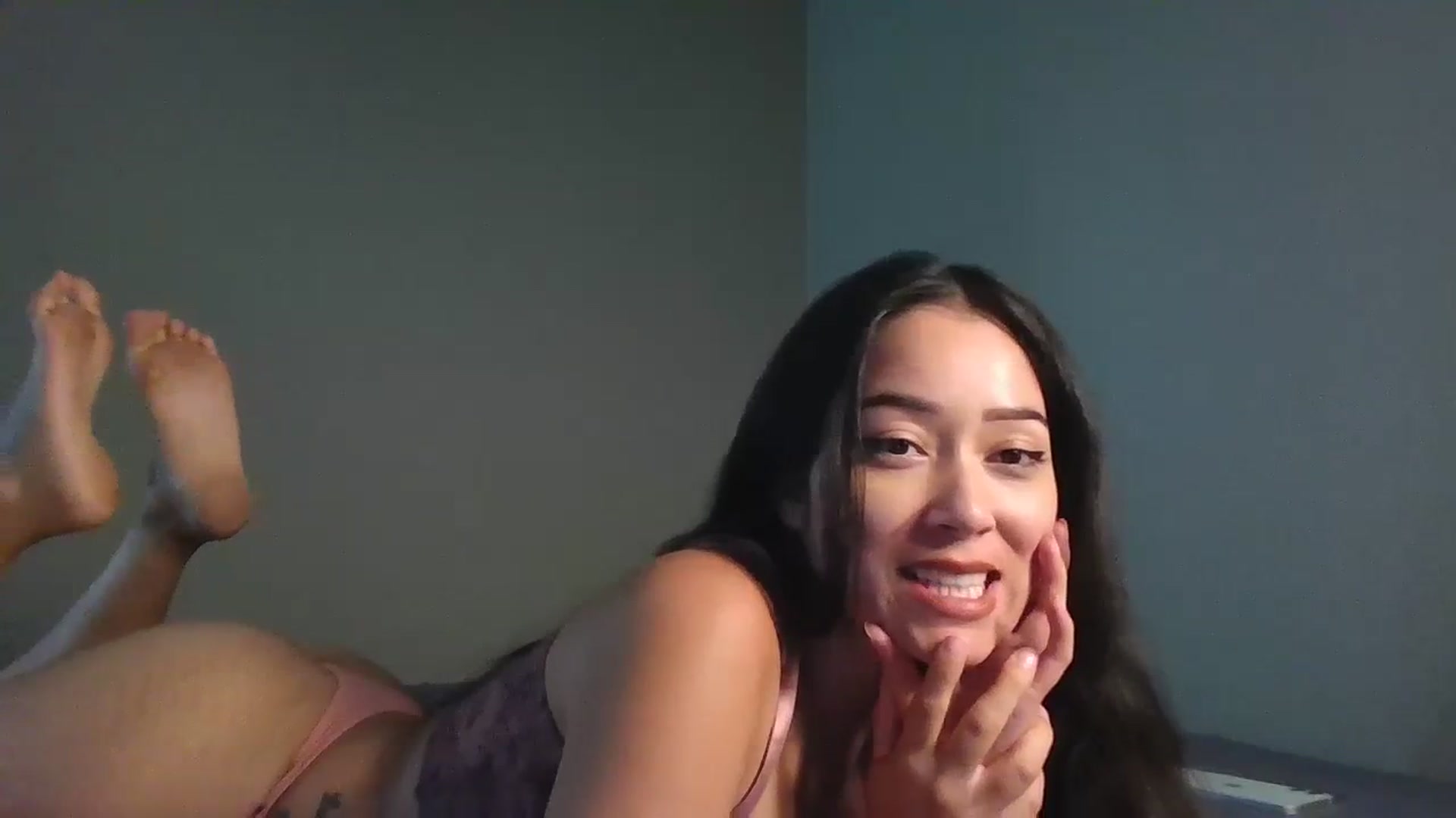 Gallery image thumbnail from hunniinut's myfreecams stream on, 08/18/2023, 03:29 image 3 of 20