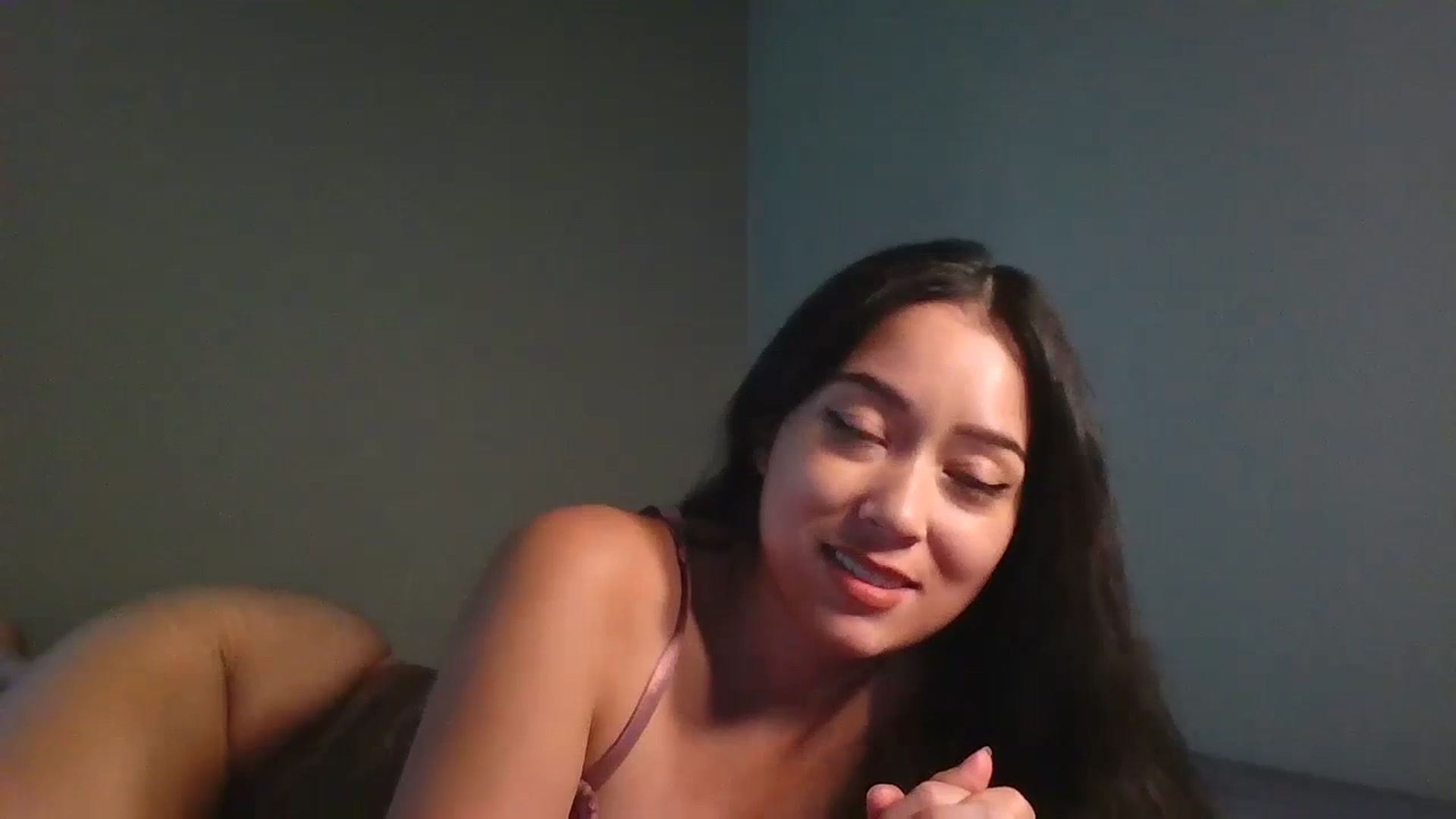 Gallery image thumbnail from hunniinut's myfreecams stream on, 08/18/2023, 03:29 image 11 of 20