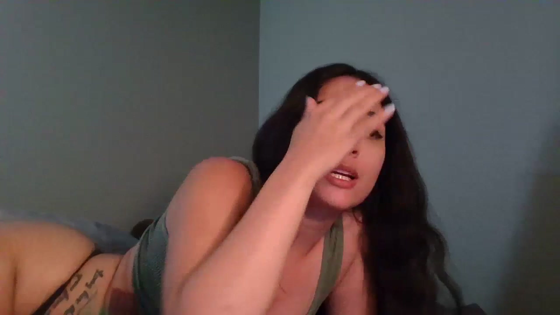 Gallery image thumbnail from hunniinut's myfreecams stream on, 09/14/2023, 05:13 image 10 of 20