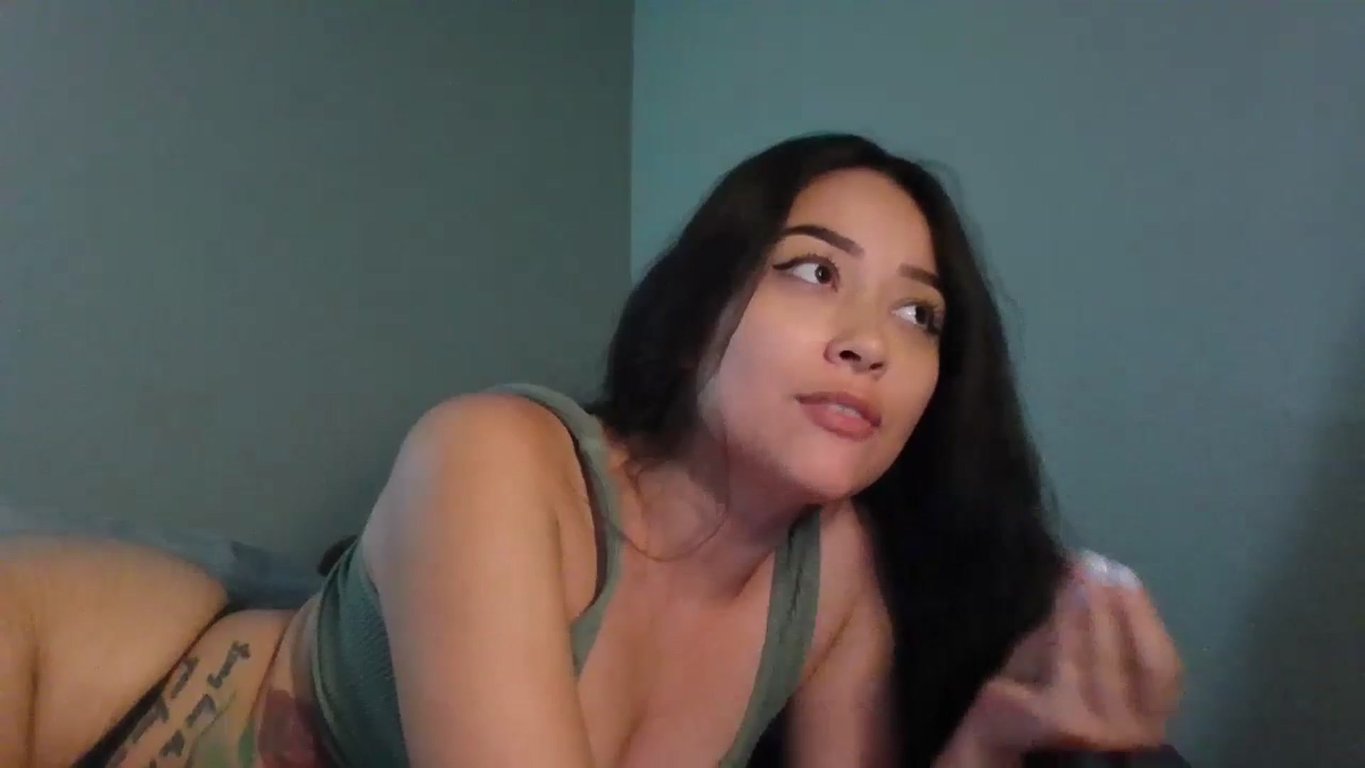 Gallery image thumbnail from hunniinut's myfreecams stream on, 09/14/2023, 05:13 image 8 of 20