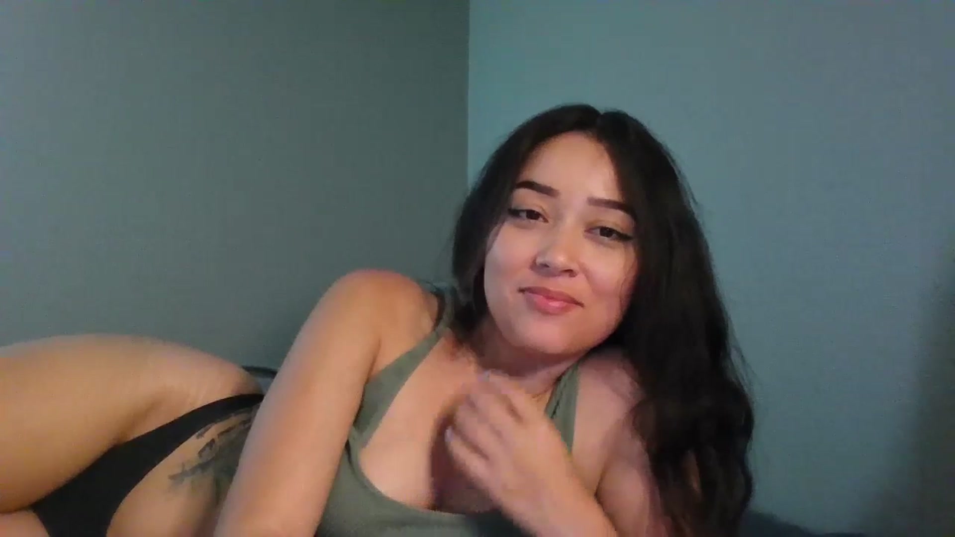 Gallery image thumbnail from hunniinut's myfreecams stream on, 09/14/2023, 05:13 image 7 of 20