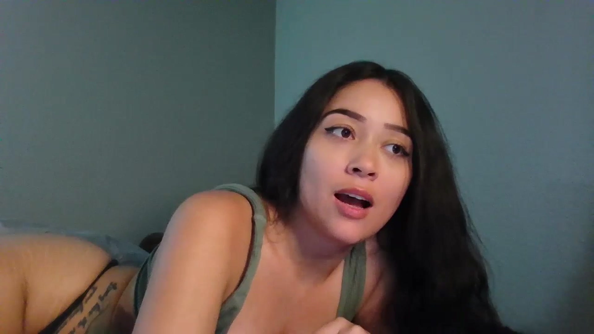 Gallery image thumbnail from hunniinut's myfreecams stream on, 09/14/2023, 05:13 image 14 of 20