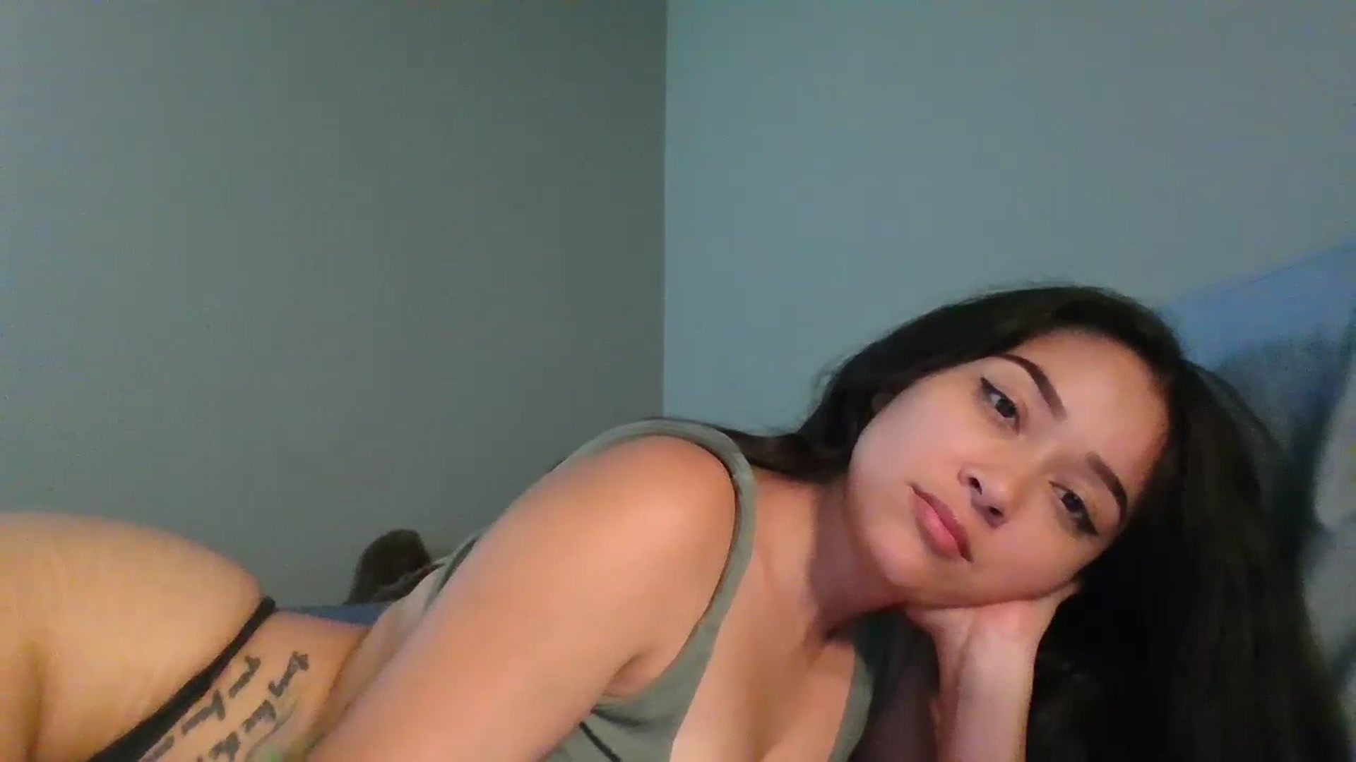 Gallery image thumbnail from hunniinut's myfreecams stream on, 09/14/2023, 05:13 image 3 of 20