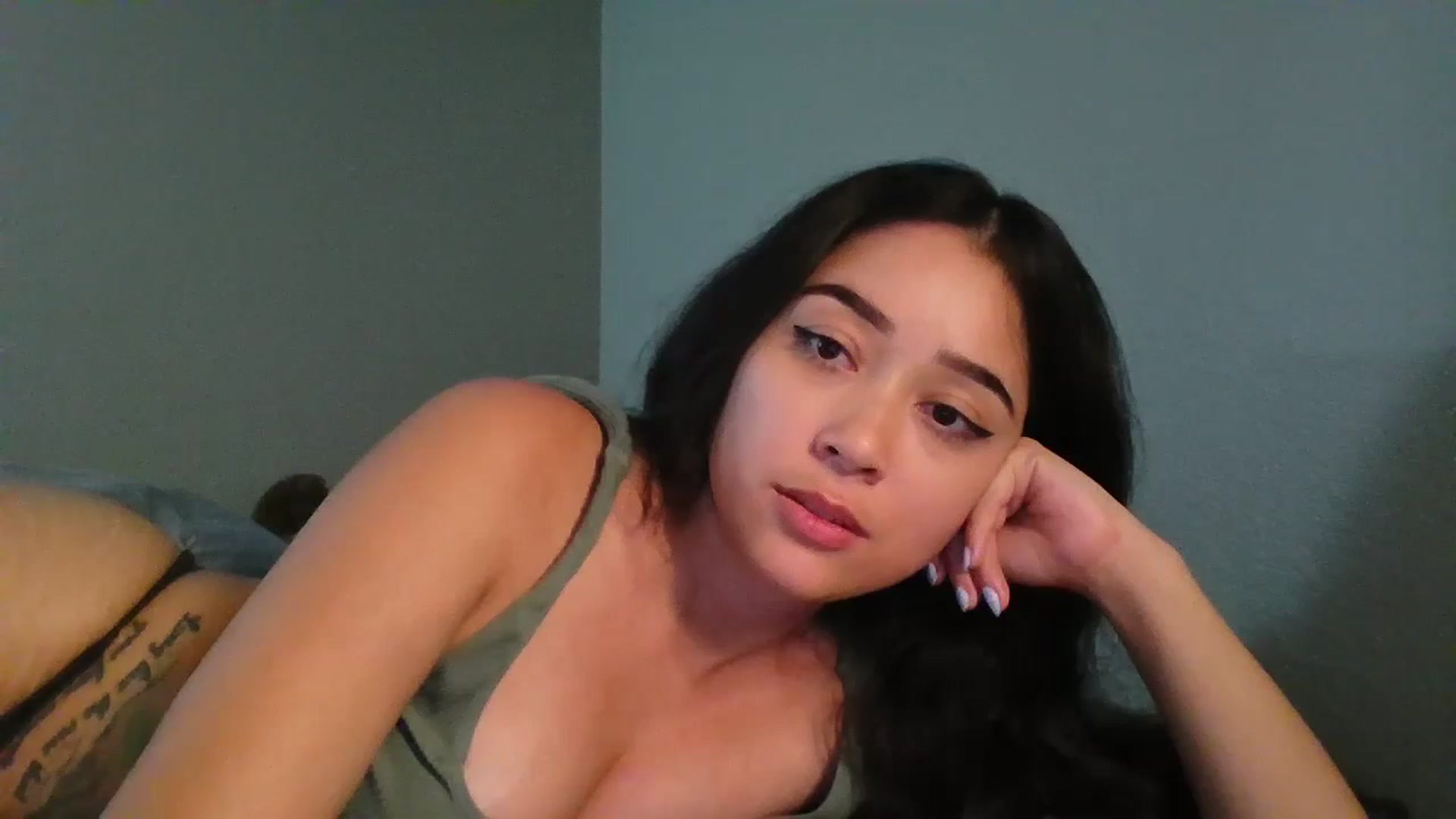 Gallery image thumbnail from hunniinut's myfreecams stream on, 09/14/2023, 05:13 image 15 of 20