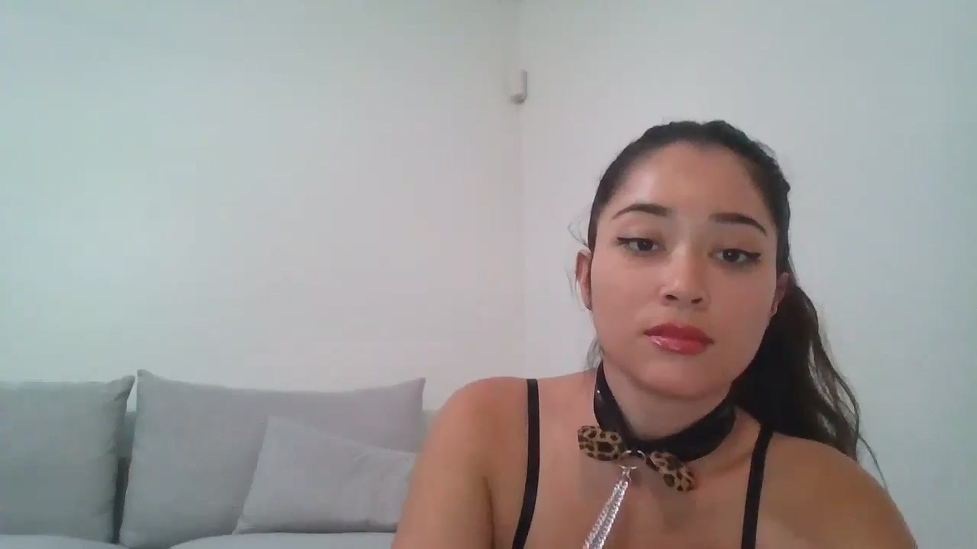 Gallery image thumbnail from hunniinut's myfreecams stream on, 10/08/2023, 02:00 image 3 of 20