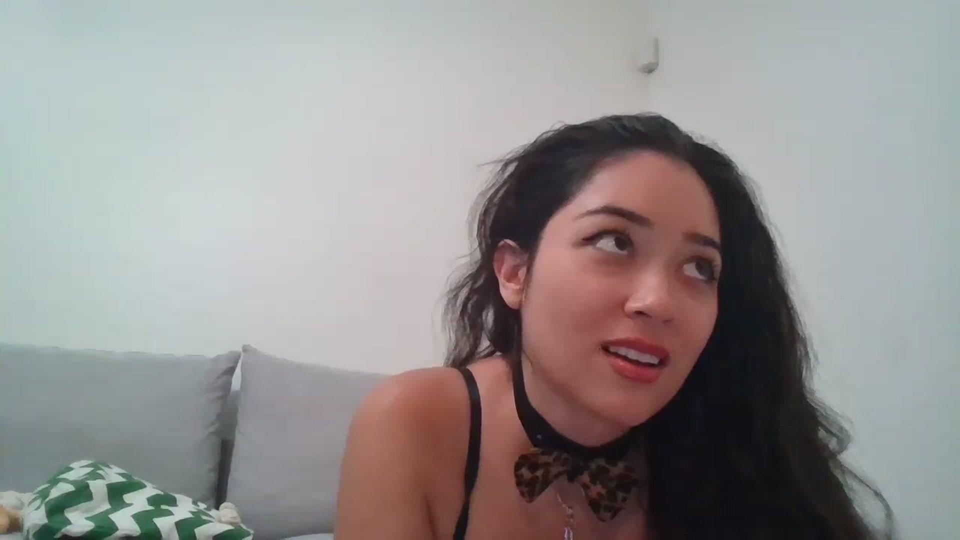 Gallery image thumbnail from hunniinut's myfreecams stream on, 10/08/2023, 02:48 image 8 of 20