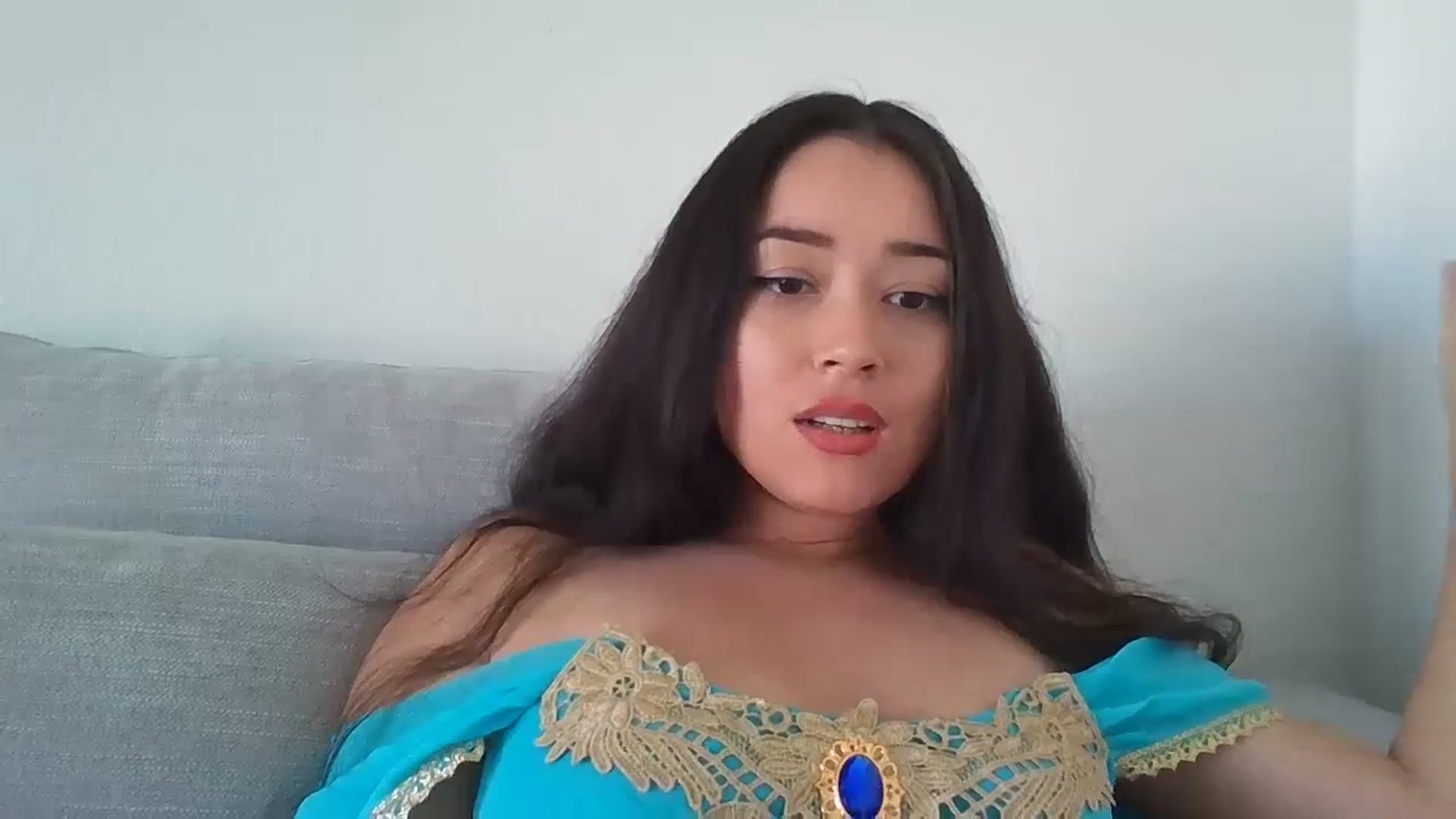 Gallery image thumbnail from hunniinut's myfreecams stream on, 10/23/2023, 22:56 image 6 of 20