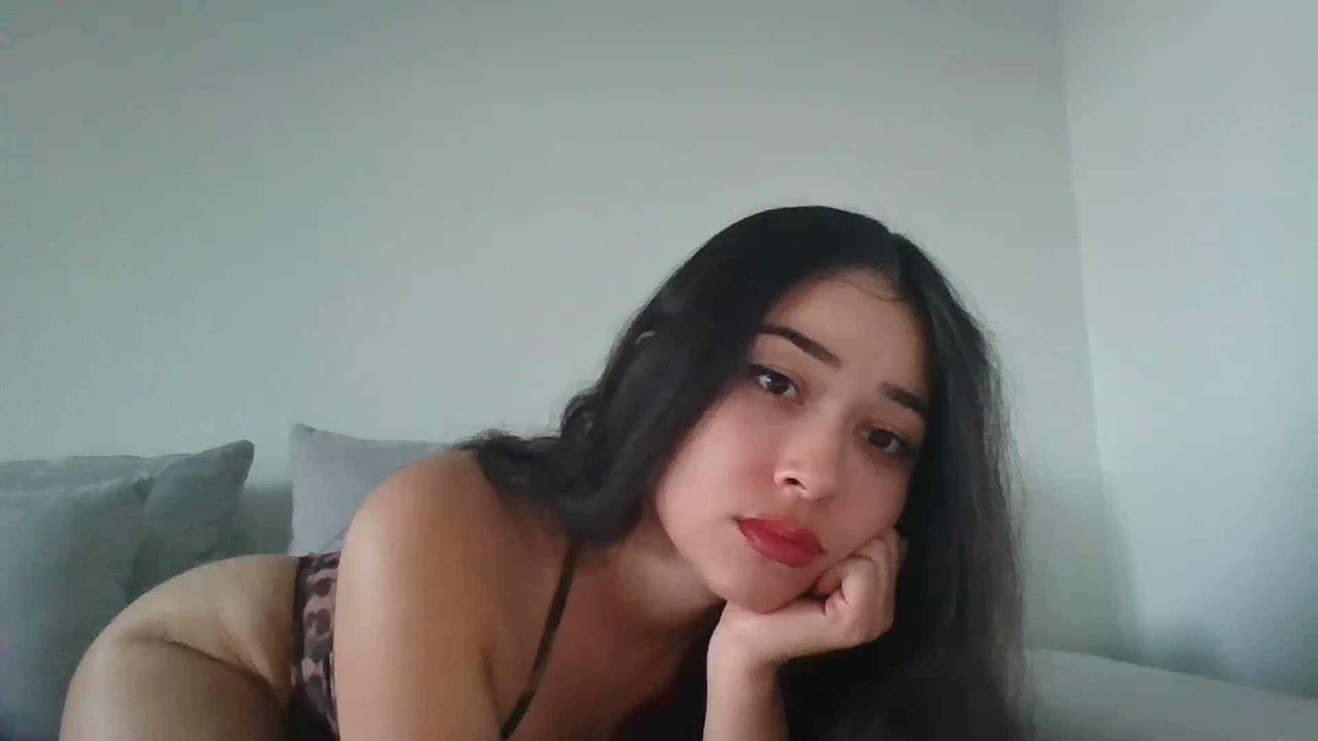 Gallery image thumbnail from hunniinut's myfreecams stream on, 12/13/2023, 24:07 image 6 of 20