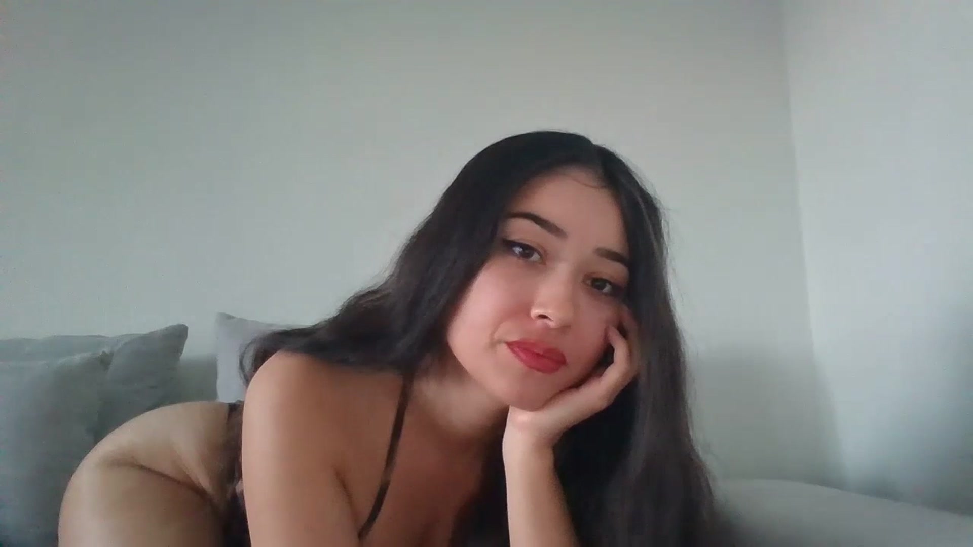 Gallery image thumbnail from hunniinut's myfreecams stream on, 12/13/2023, 24:07 image 3 of 20
