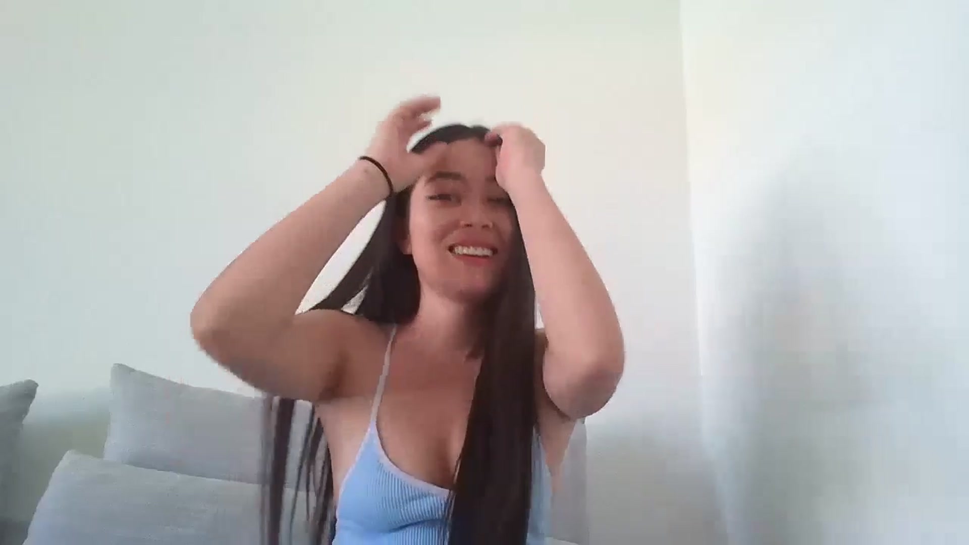 Gallery image thumbnail from hunniinut's myfreecams stream on, 05/12/2024, 23:23 image 5 of 20