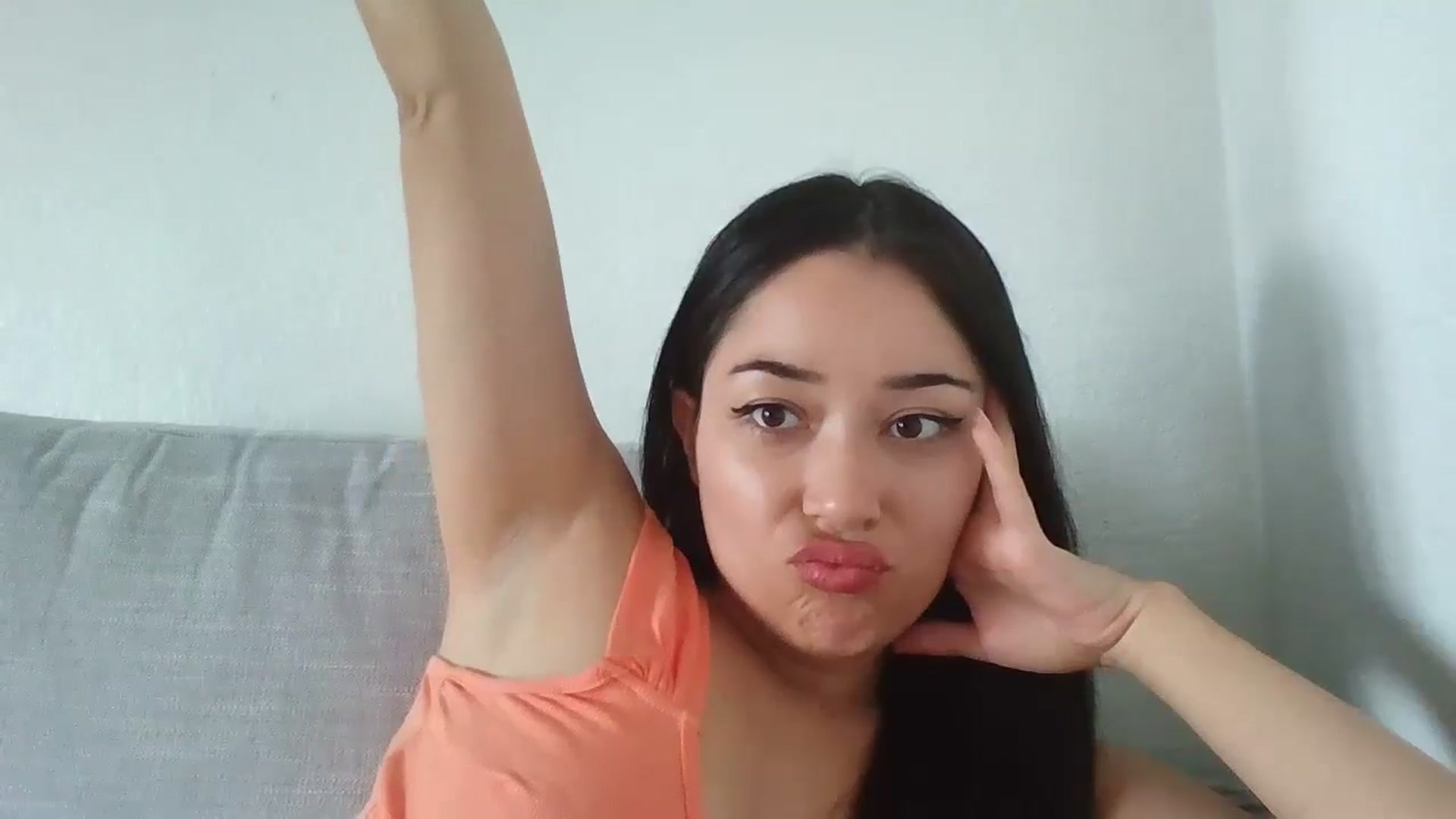 Gallery image thumbnail from hunniinut's myfreecams stream on, 05/14/2024, 01:21 image 12 of 20