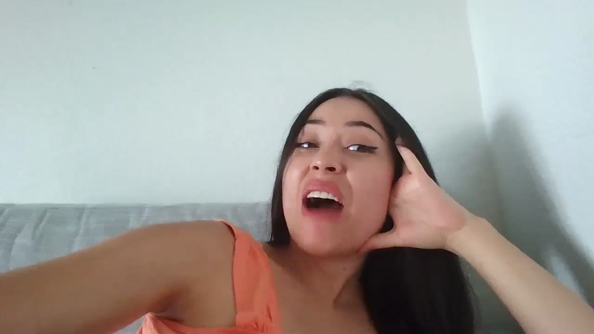 Gallery image thumbnail from hunniinut's myfreecams stream on, 05/14/2024, 01:21 image 7 of 20