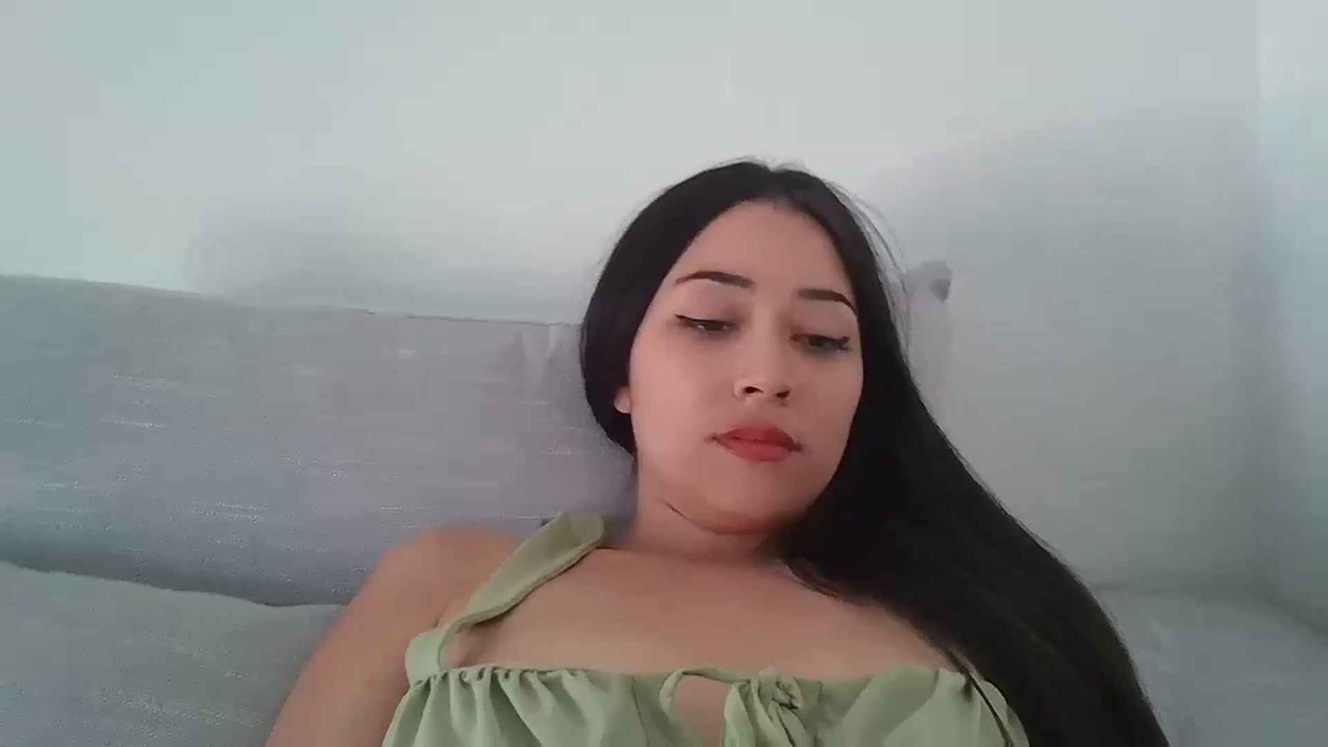 Gallery image thumbnail from hunniinut's myfreecams stream on, 05/17/2024, 19:53 image 14 of 20
