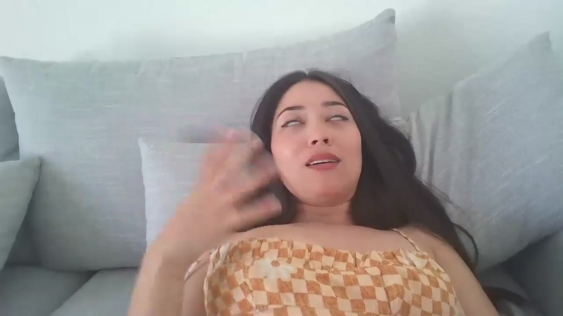 Gallery image thumbnail from hunniinut's myfreecams stream on, 05/25/2024, 19:50 image 19 of 20
