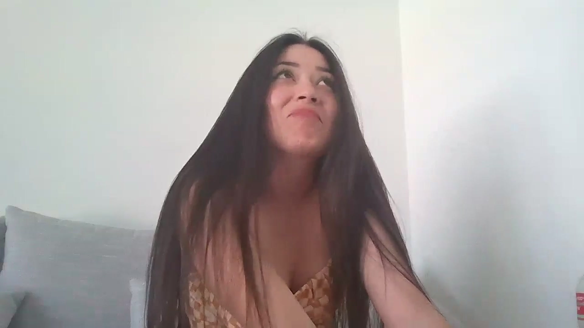Gallery image thumbnail from hunniinut's myfreecams stream on, 05/25/2024, 19:50 image 4 of 20