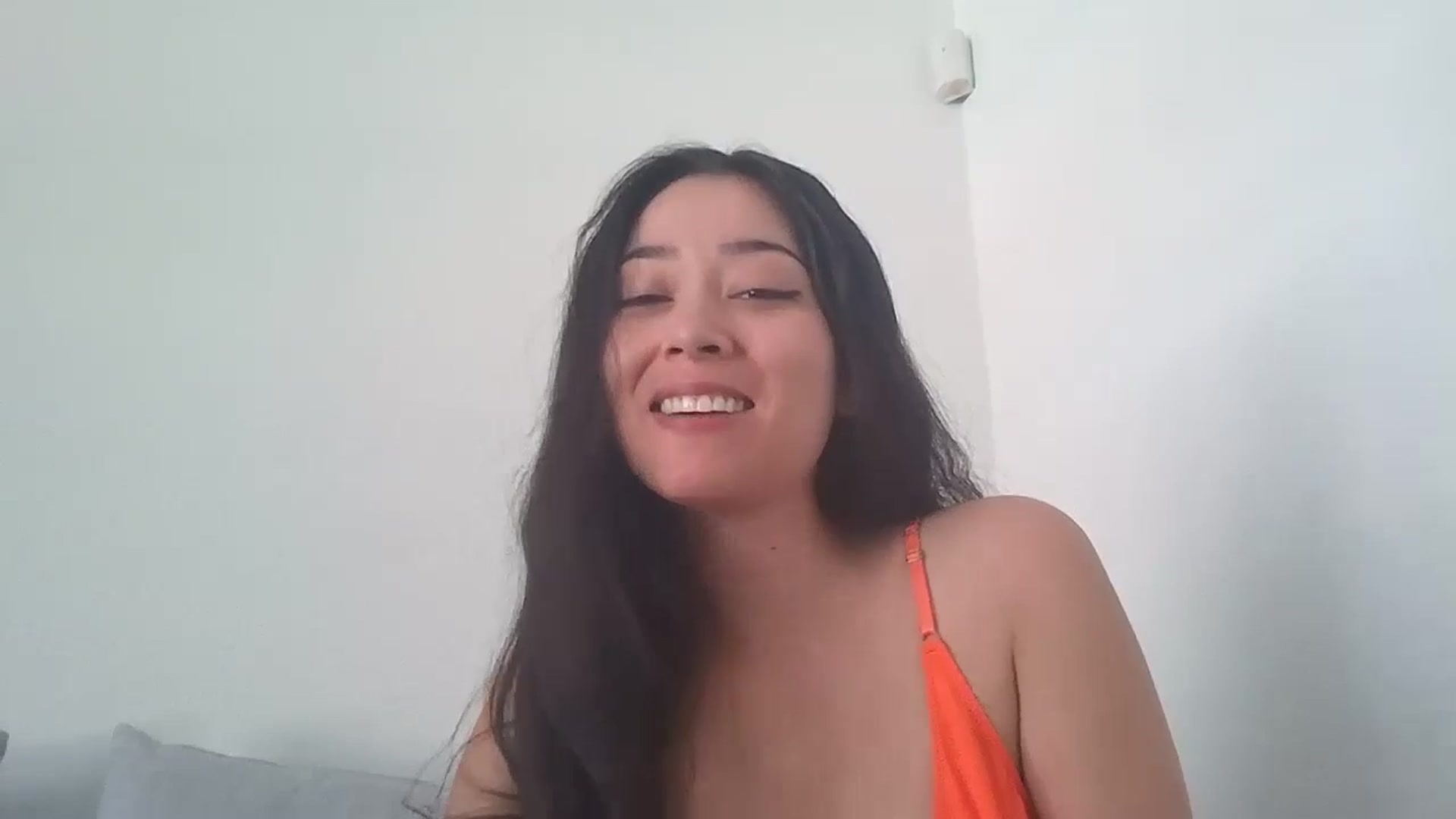 Gallery image thumbnail from hunniinut's myfreecams stream on, 06/16/2024, 20:19 image 8 of 20