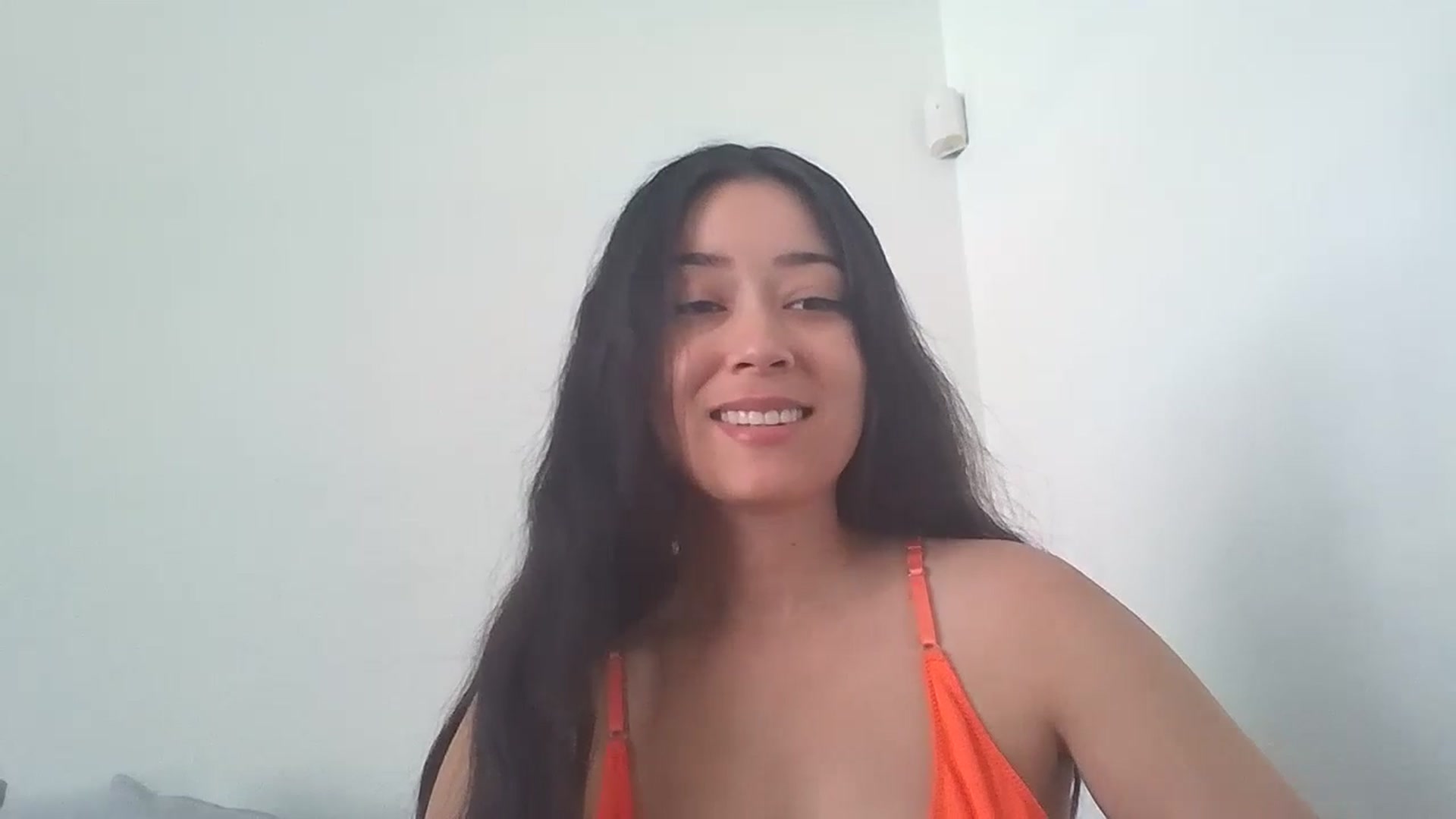 Gallery image thumbnail from hunniinut's myfreecams stream on, 06/16/2024, 20:19 image 3 of 20