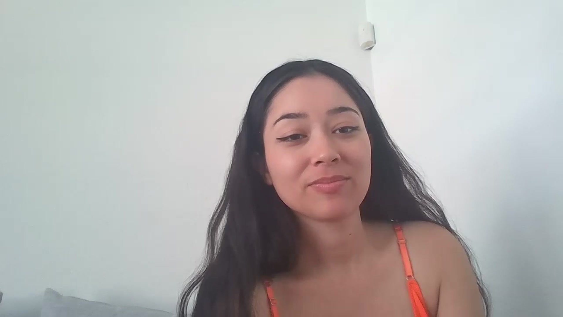 Gallery image thumbnail from hunniinut's myfreecams stream on, 06/16/2024, 20:19 image 10 of 20