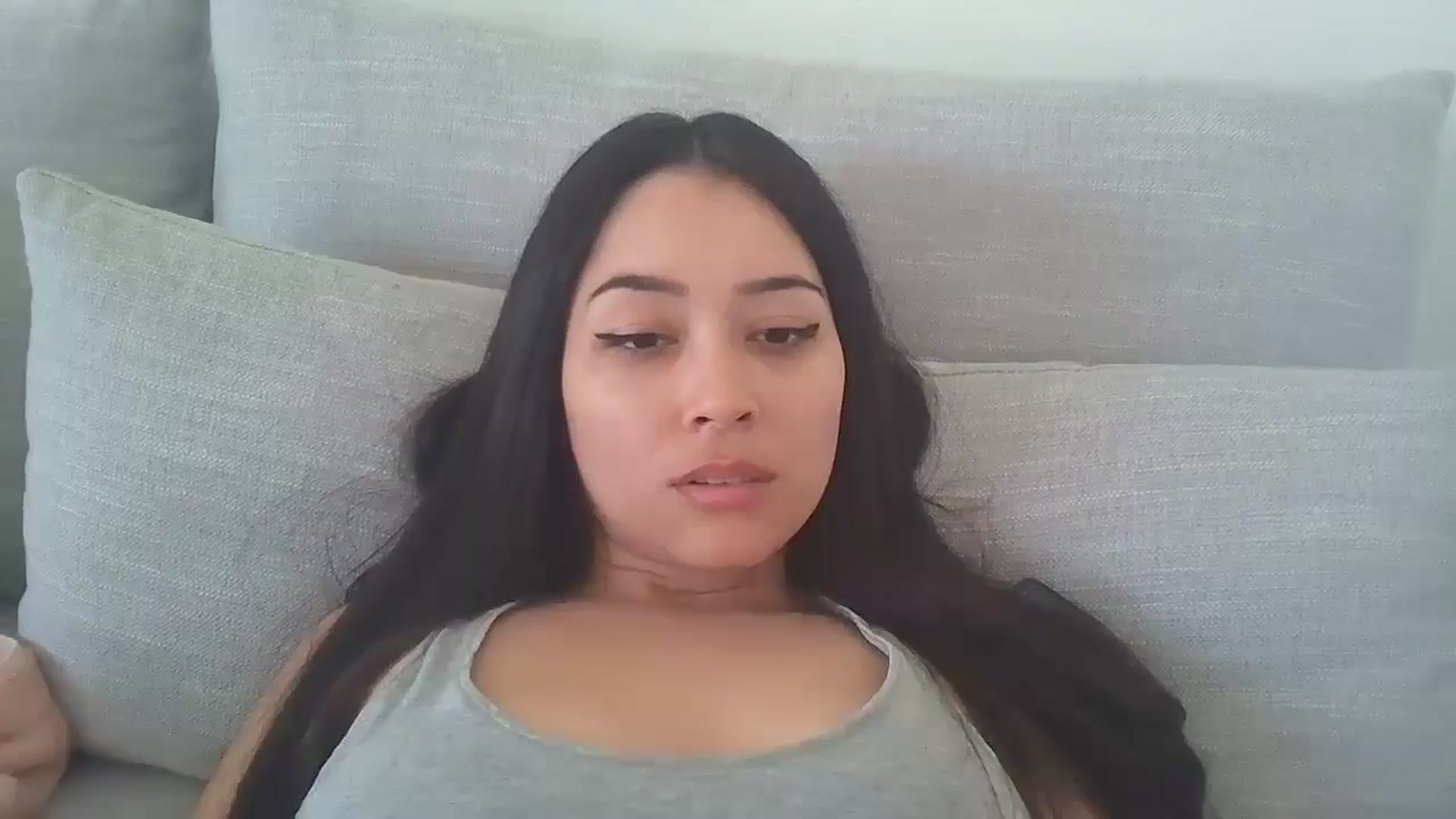 Gallery image thumbnail from hunniinut's myfreecams stream on, 06/19/2024, 23:13 image 20 of 20