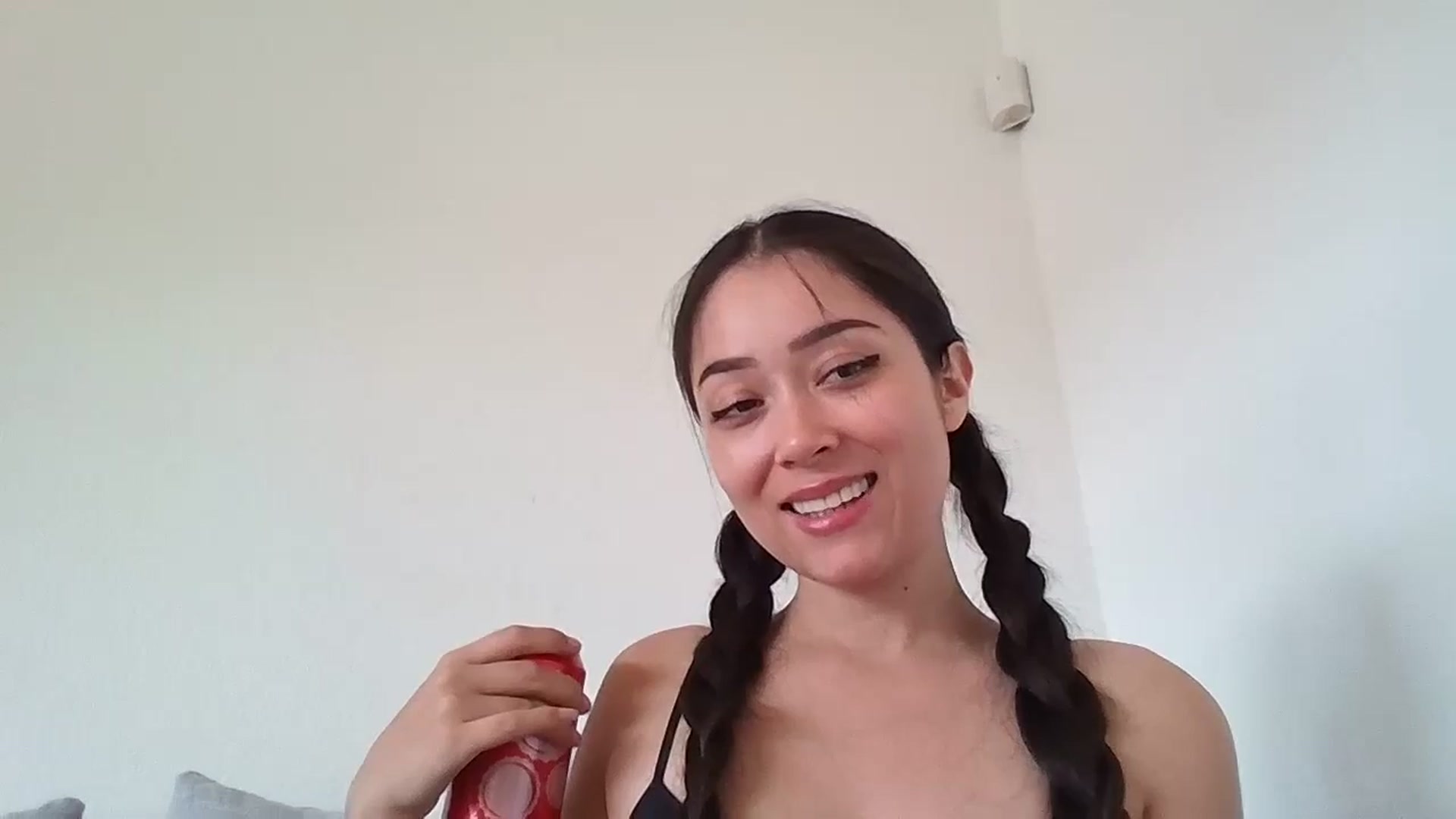 Gallery image thumbnail from hunniinut's myfreecams stream on, 07/09/2024, 01:25 image 5 of 20