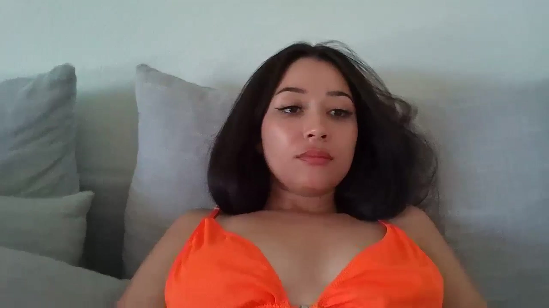 Gallery image thumbnail from hunniinut's myfreecams stream on, 07/21/2024, 23:55 image 12 of 20