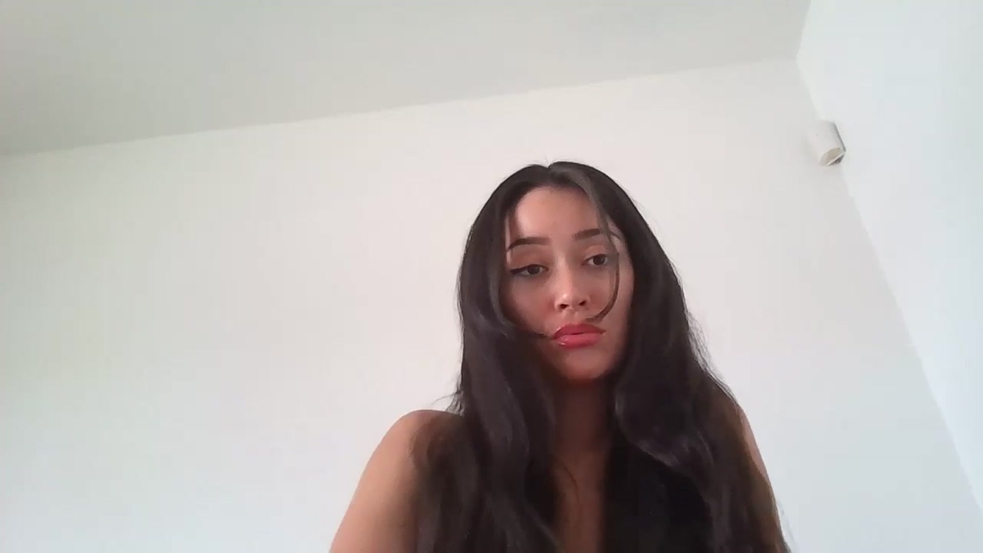 Gallery image thumbnail from hunniinut's myfreecams stream on, 08/09/2024, 24:10 image 12 of 20