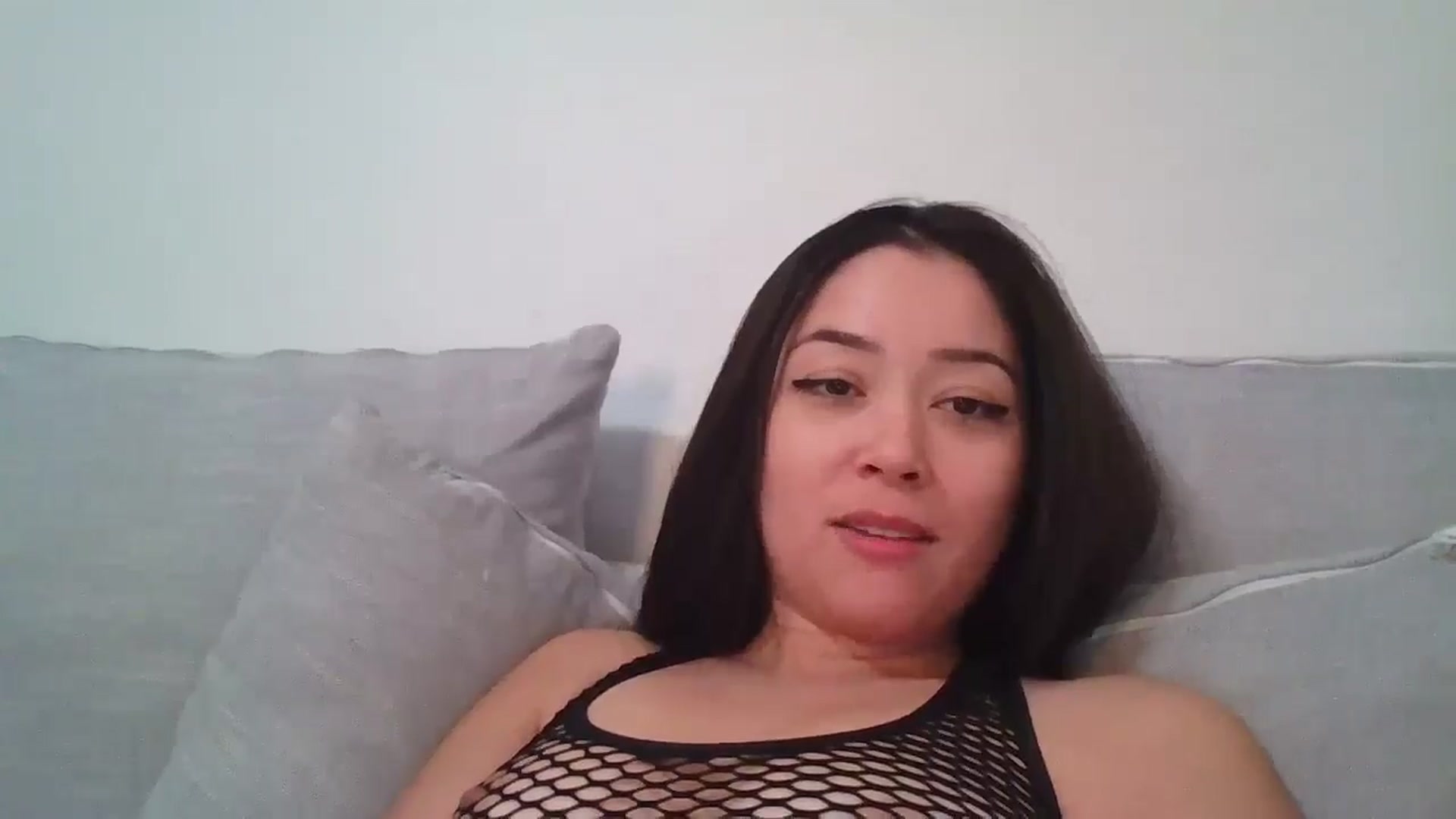 Gallery image thumbnail from hunniinut's myfreecams stream on, 11/19/2024, 05:13 image 3 of 20