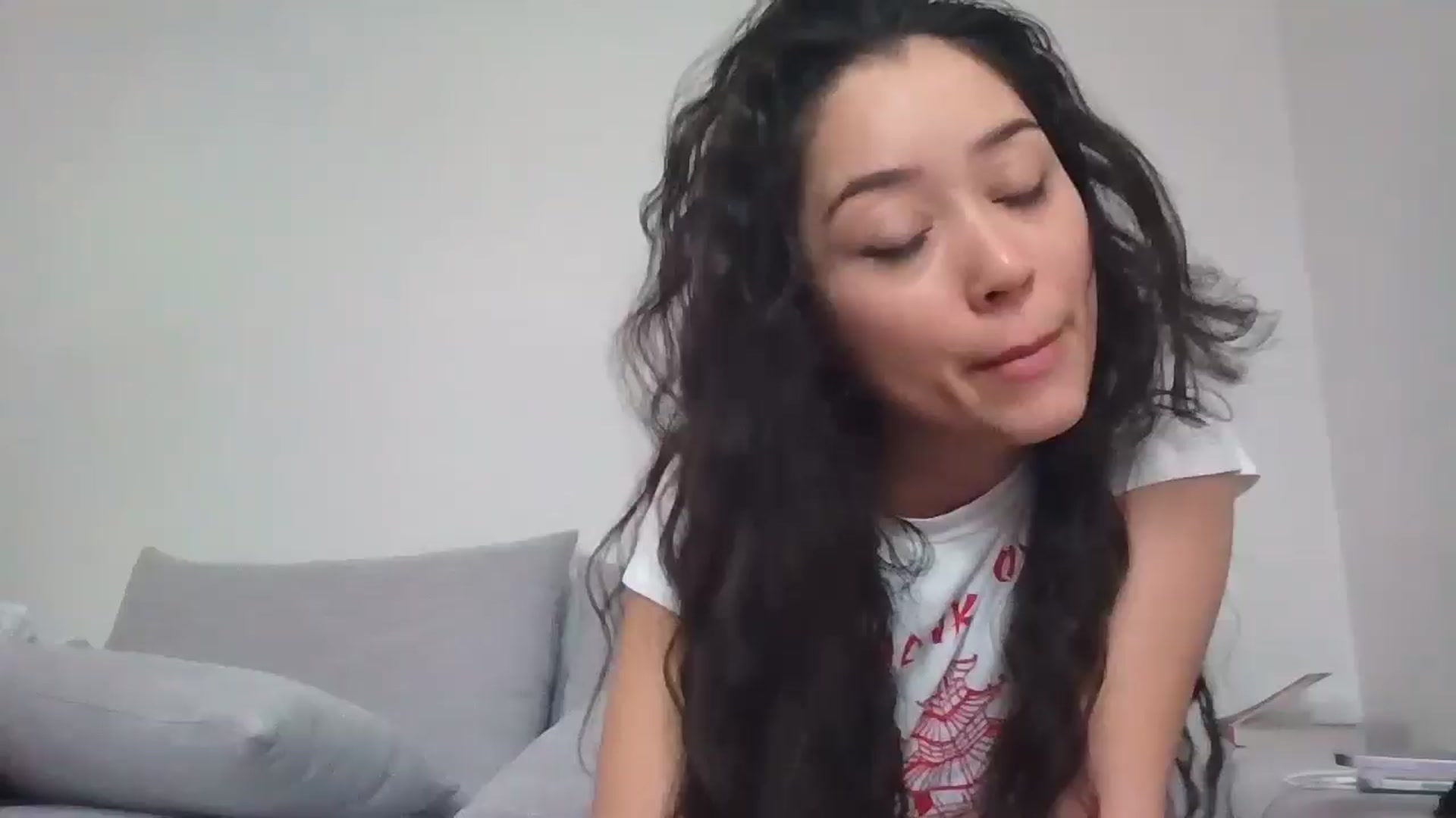 Gallery image thumbnail from hunniinut's myfreecams stream on, 02/28/2025, 04:53 image 1 of 20