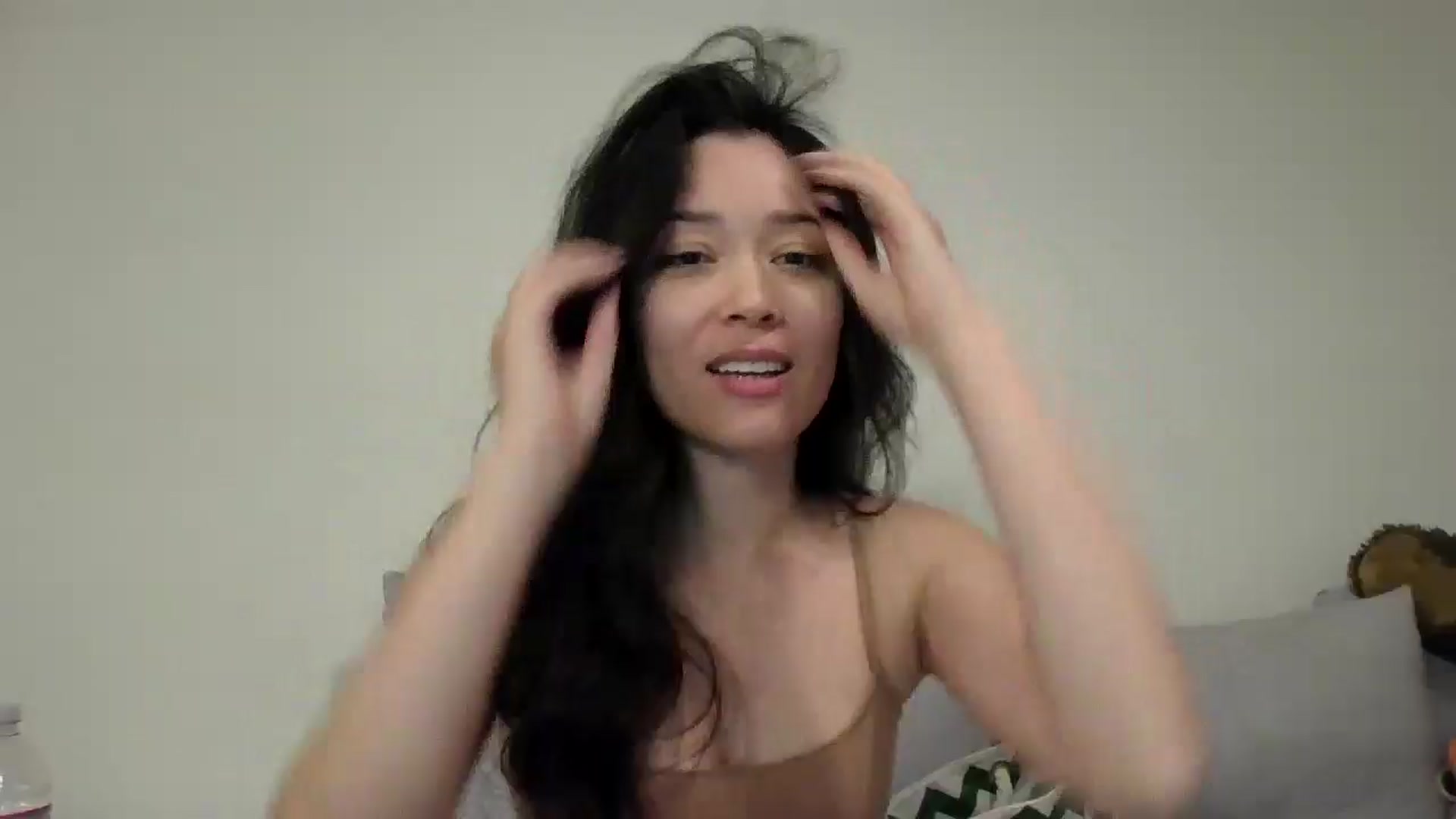 Gallery image thumbnail from hunniinut's myfreecams stream on, 04/20/2026, 03:21 image 8 of 20