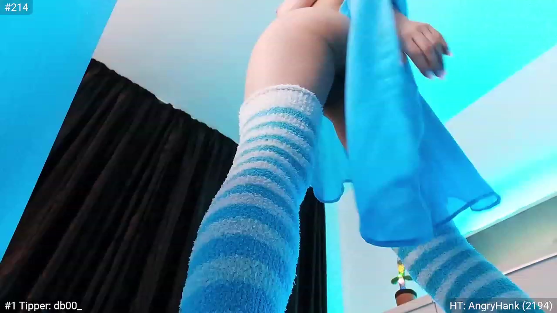 Gallery image thumbnail from hunny_bunny25's myfreecams stream on, 11/26/2022, 02:51 image 14 of 20